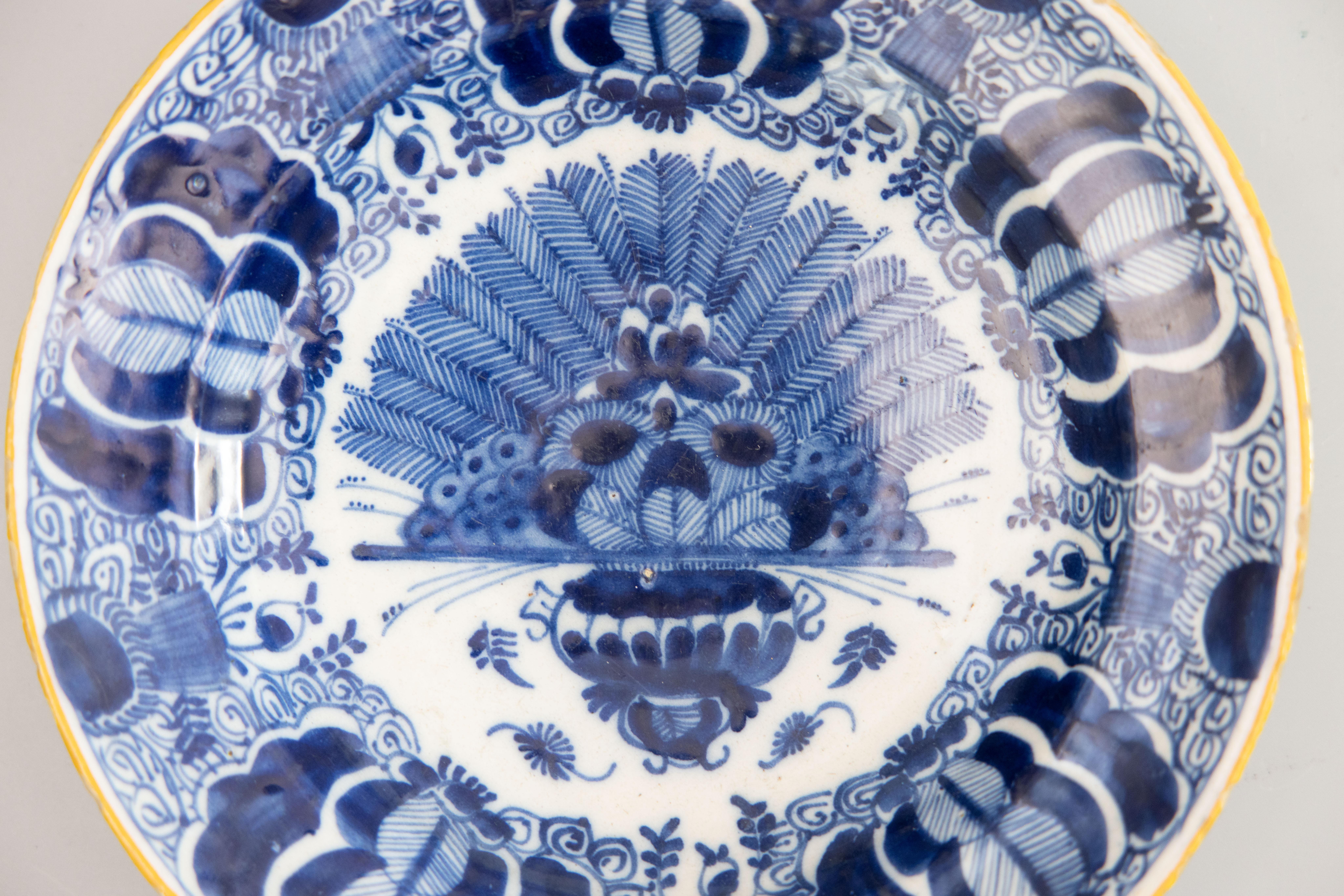Pair of 18th Century Dutch Delft Faience Peacock Plates For Sale 4