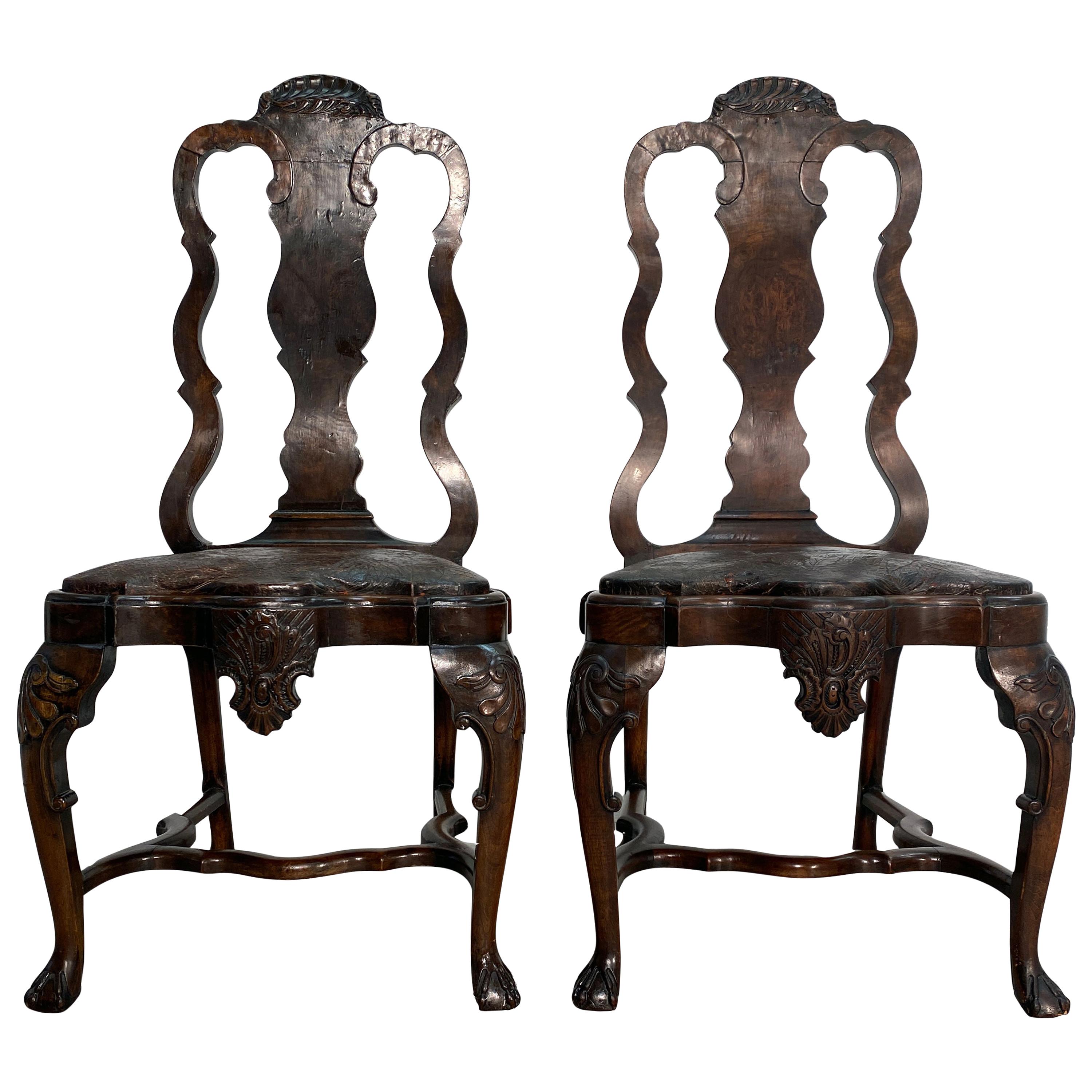 Sculpté Paire de chaises d'appoint néerlandaises du 18ème siècle en vente