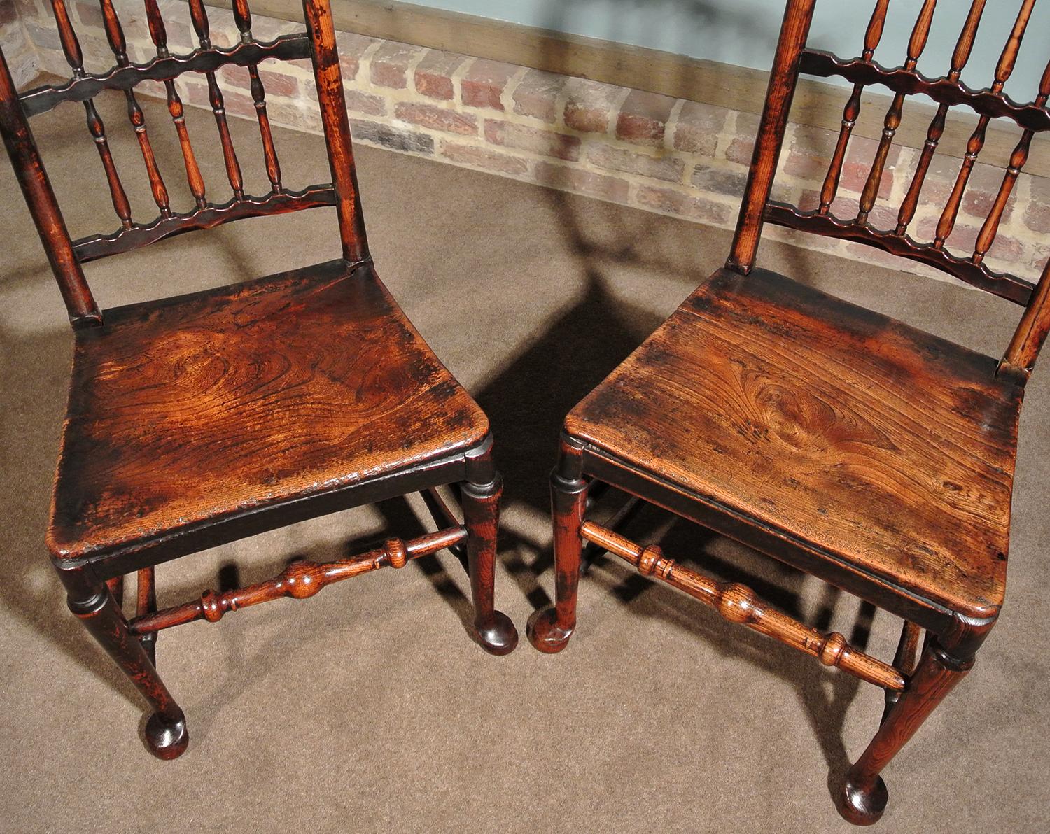 Pair of 18th Century Elm Spindle Back Chairs im Zustand „Gut“ in Dallington, East Sussex