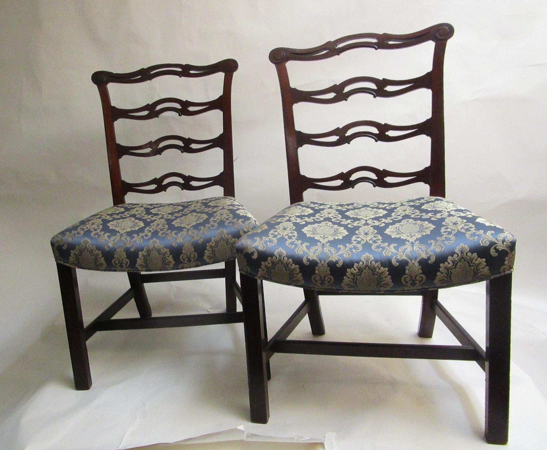 Pair of 18th Century English Chippendale Side Chairs For Sale 3