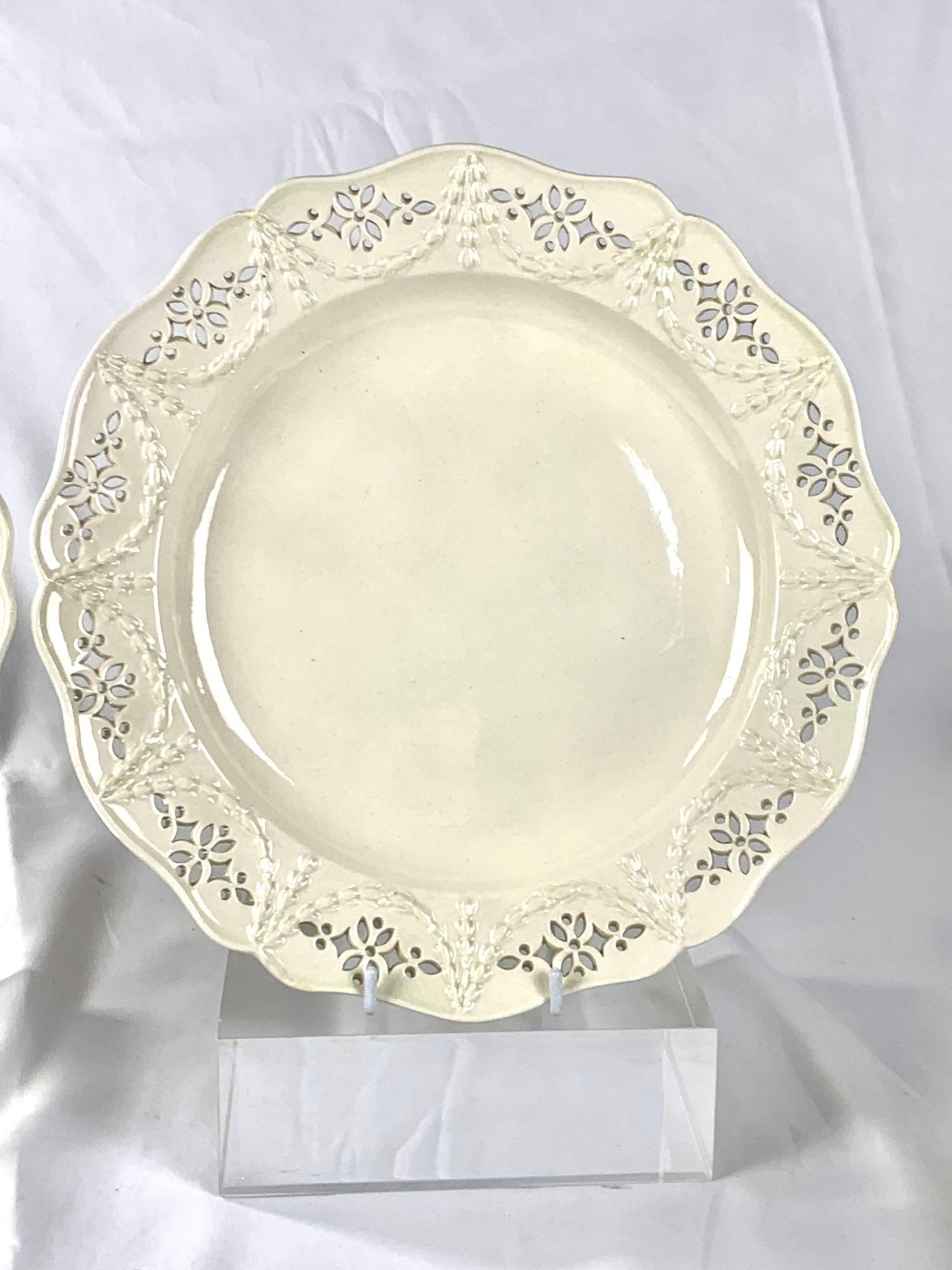 Neoclassical Pair of 18th Century English Creamware Dishes with Pierced Openwork, Circa 1785