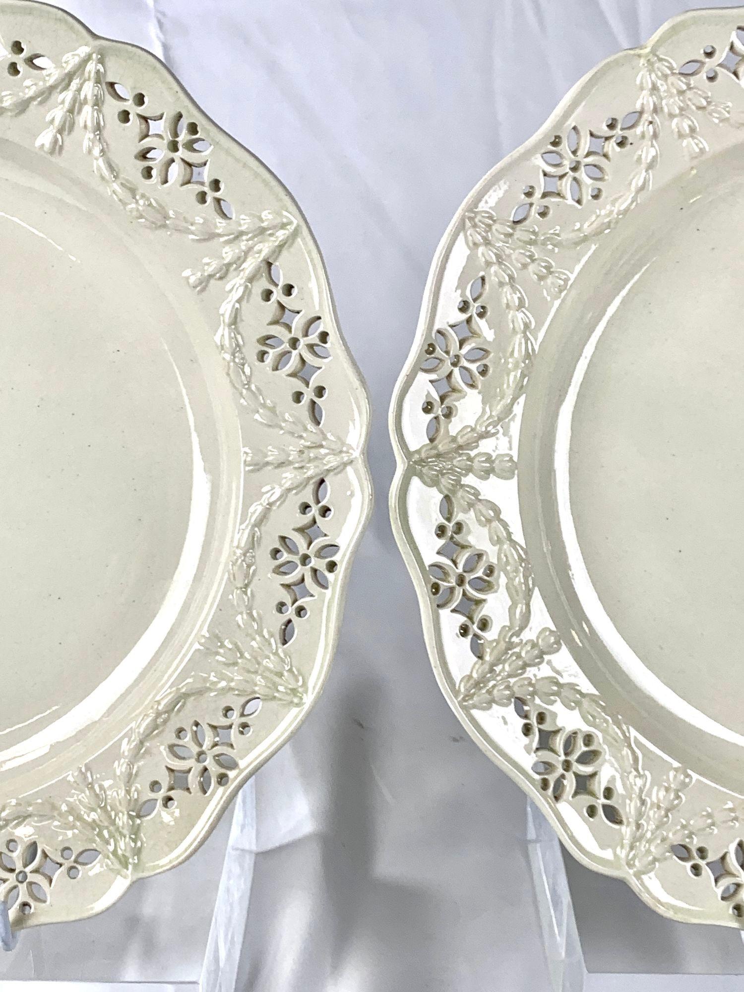 Pair of 18th Century English Creamware Dishes with Pierced Openwork, Circa 1785 In Excellent Condition In Katonah, NY