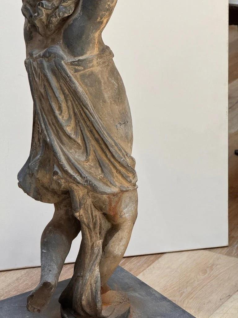 Coppia di putti in piombo inglesi del XVIII secolo in vendita 5