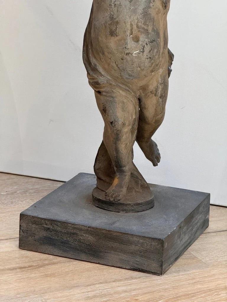 Coppia di putti in piombo inglesi del XVIII secolo in vendita 6