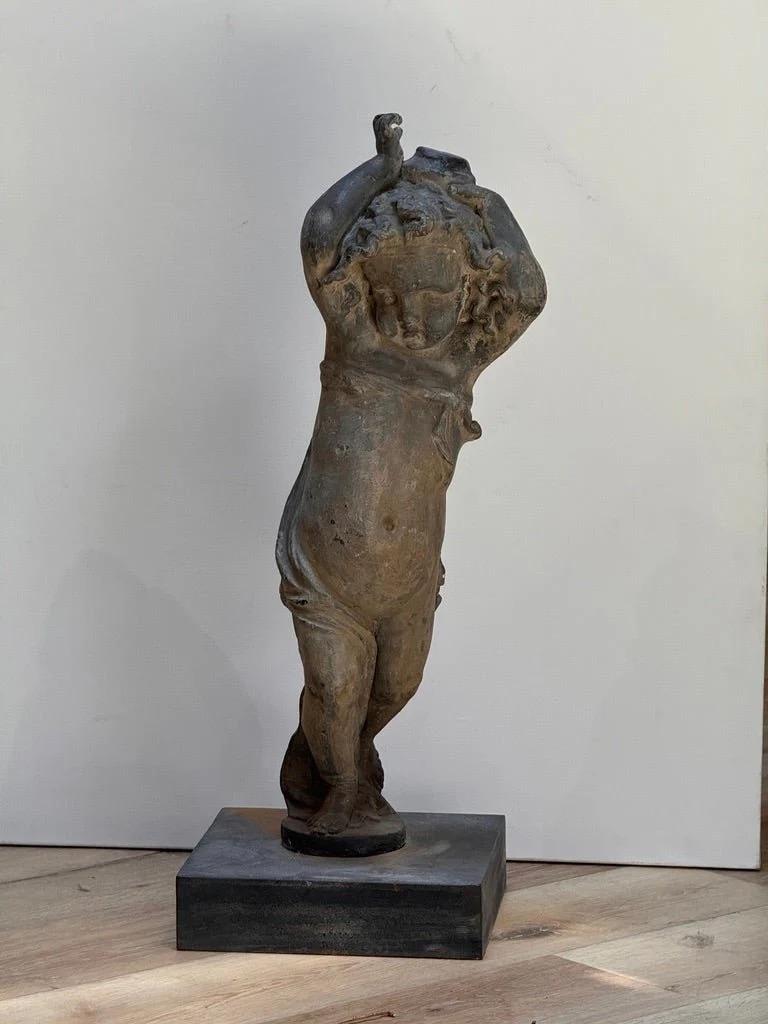 Inglese Coppia di putti in piombo inglesi del XVIII secolo in vendita