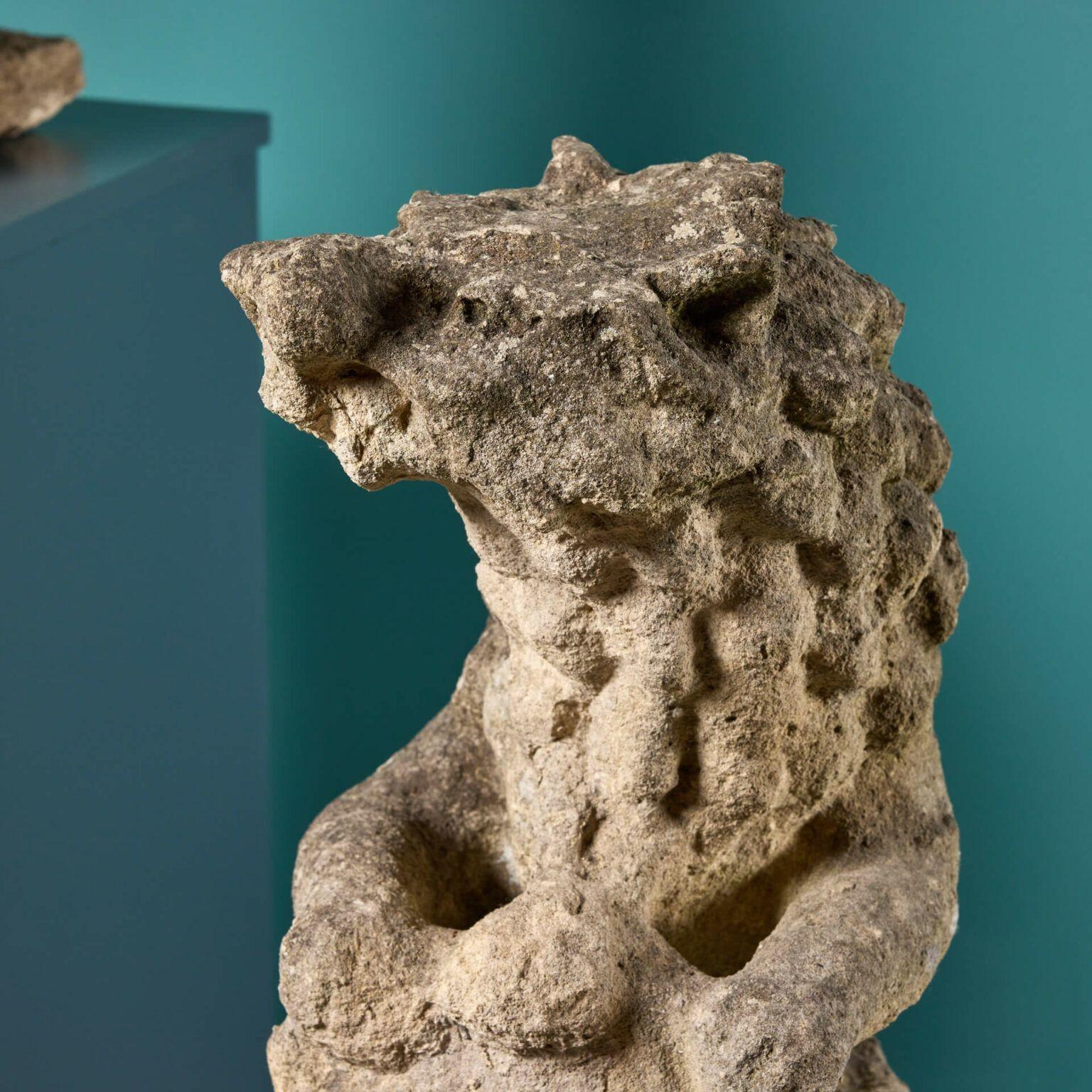 Georgian Pair of 18th Century Armorial Stone Lion Statues For Sale