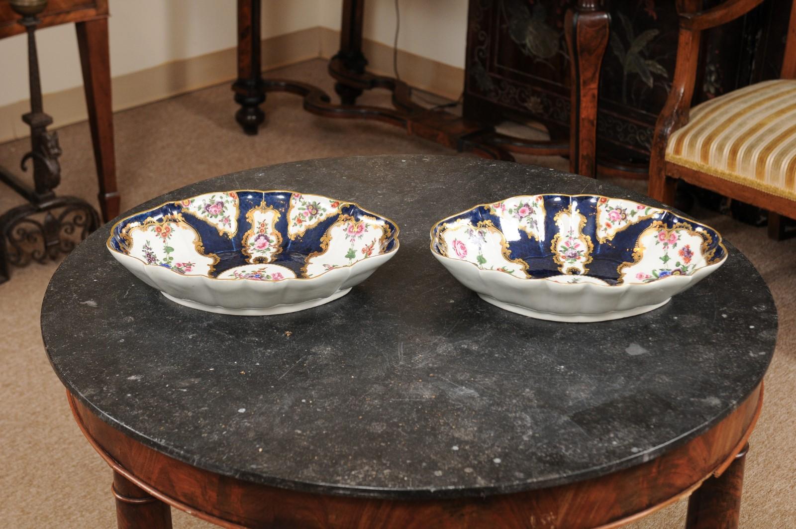Pair of 18th Century English Worcester Porcelain Serving Dishes, “Dr. Wall” For Sale 3