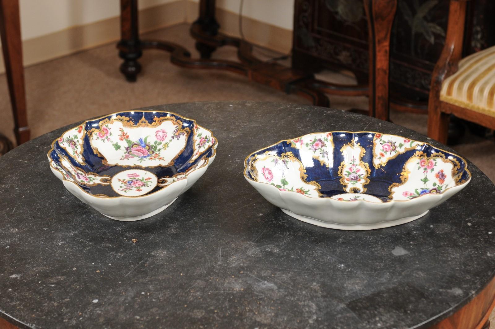 Pair of 18th Century English Worcester Porcelain Serving Dishes, “Dr. Wall” For Sale 4