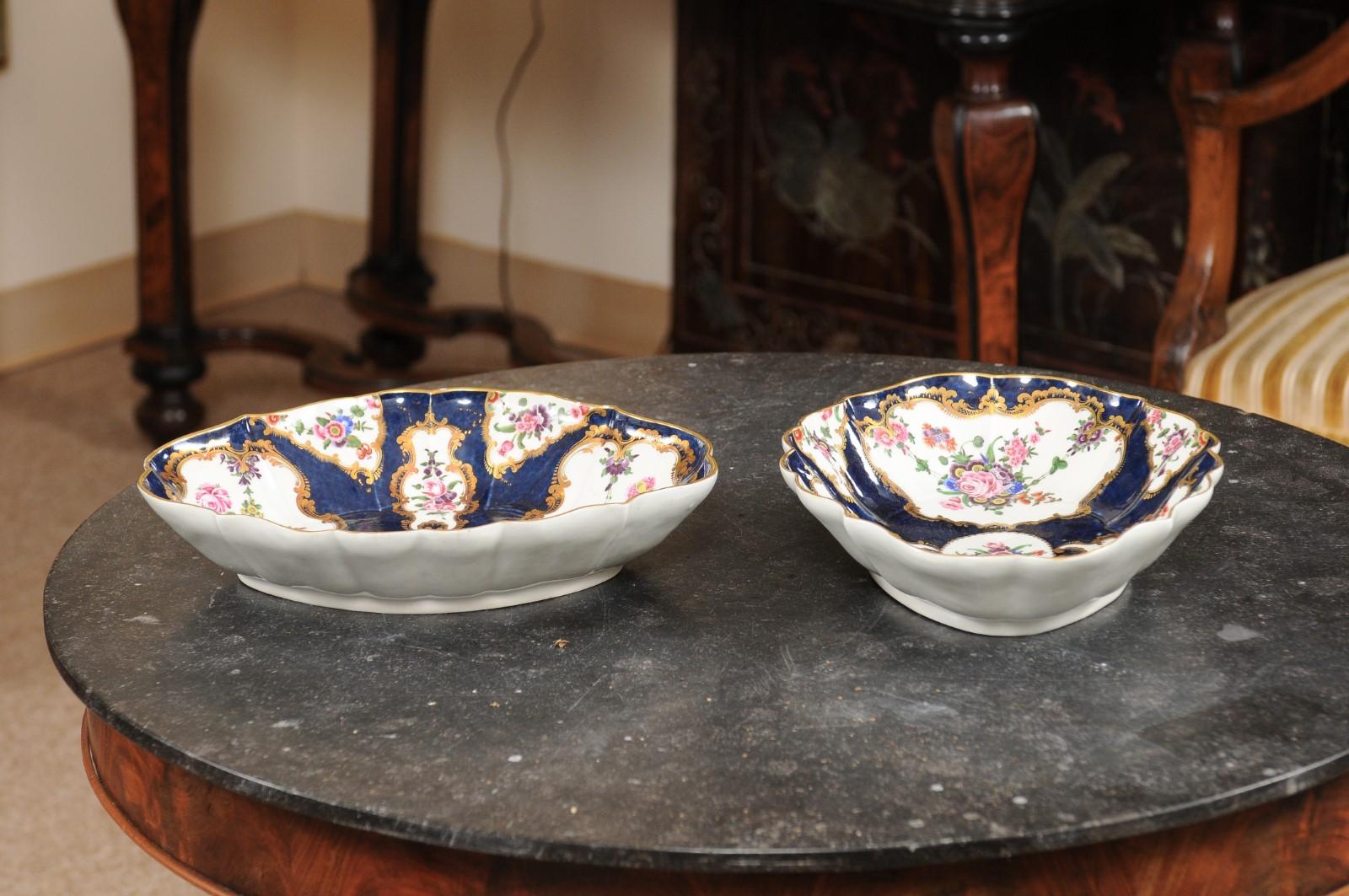 Pair of 18th Century English Worcester Porcelain Serving Dishes, “Dr. Wall” For Sale 5