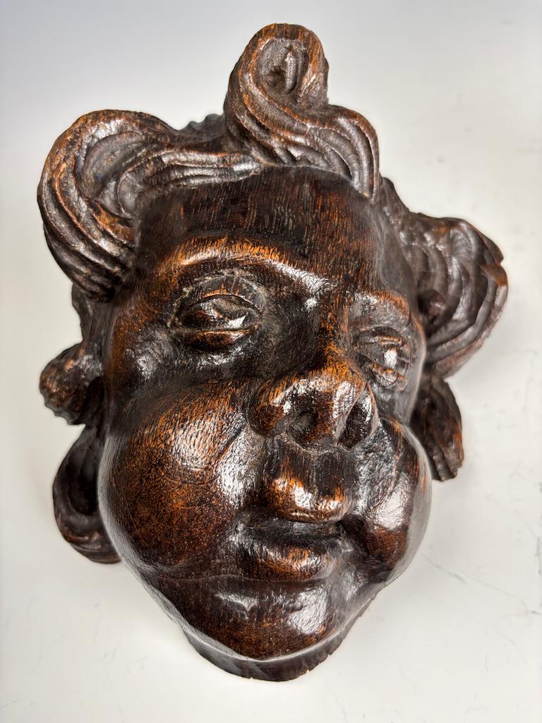 Pair of 18th Century Flemish Carved Wooden Cherub (Putto) Heads For Sale 11