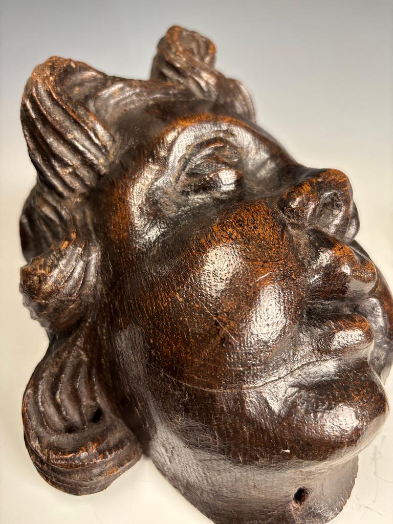 Pair of 18th Century Flemish Carved Wooden Cherub (Putto) Heads For Sale 12