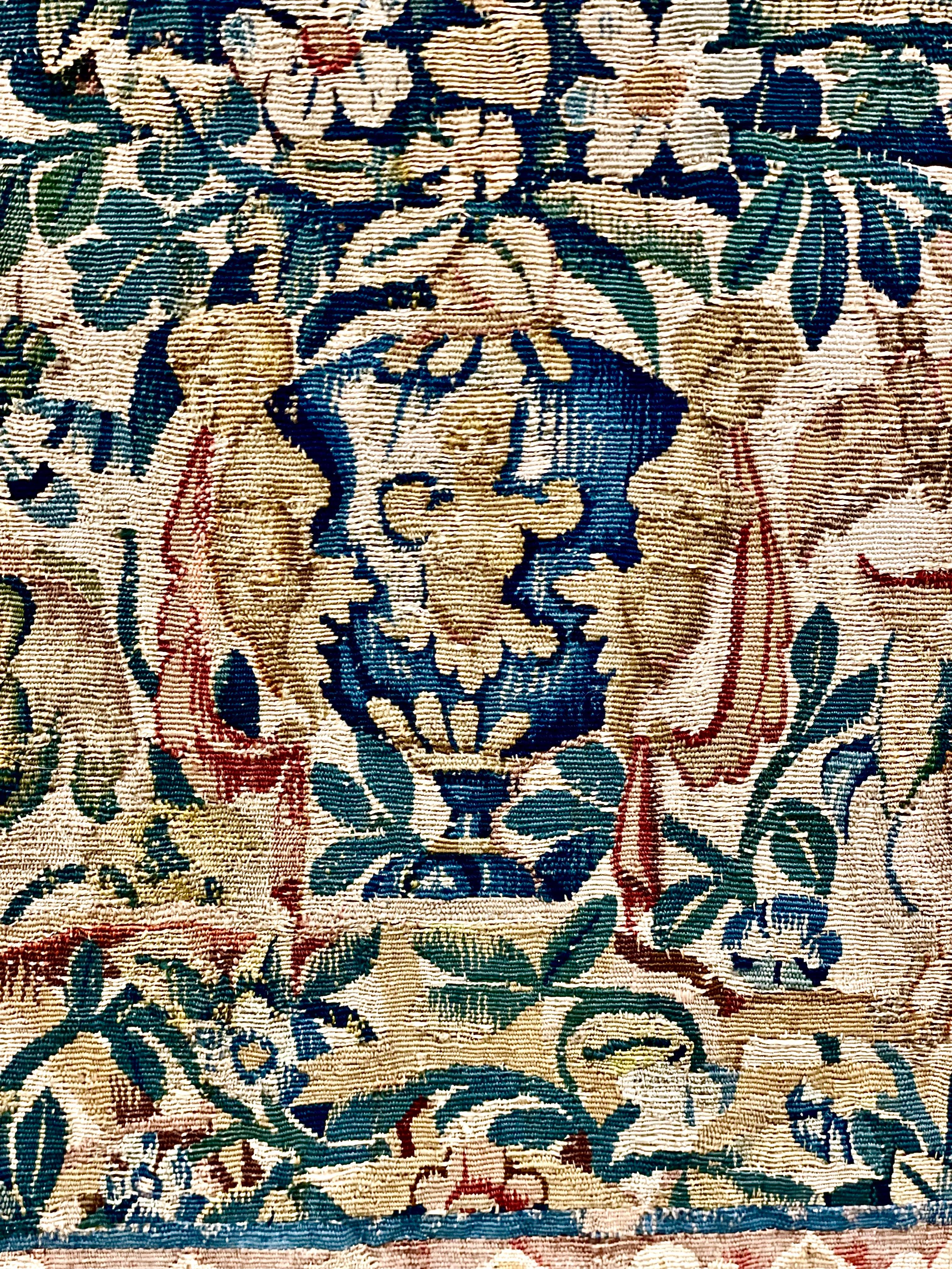 Set aus zwei Aubusson-Türteppichen aus dem 18. Jahrhundert im Angebot 4