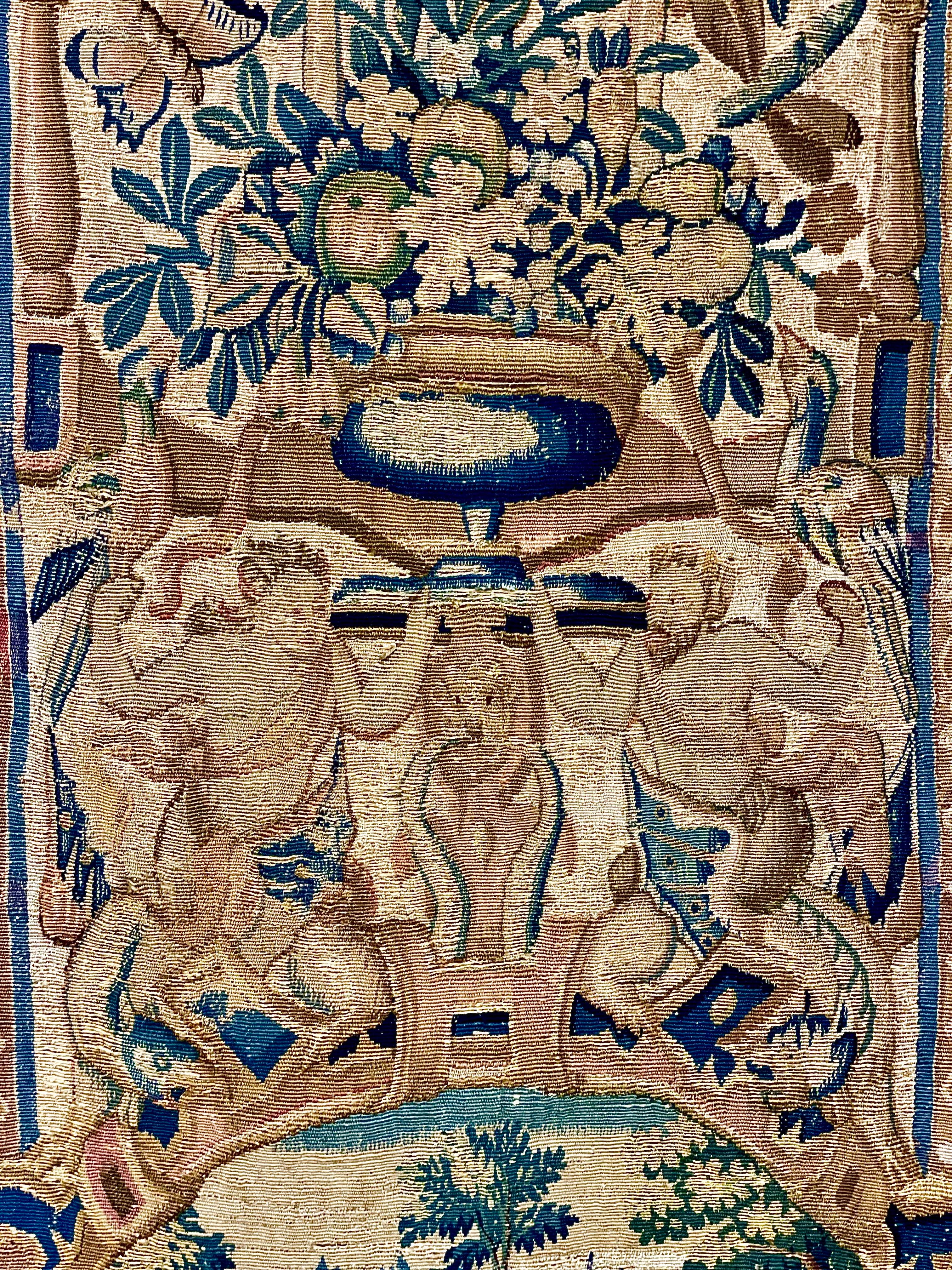 Français Paire de tapisseries d'Aubusson du 18ème siècle  en vente