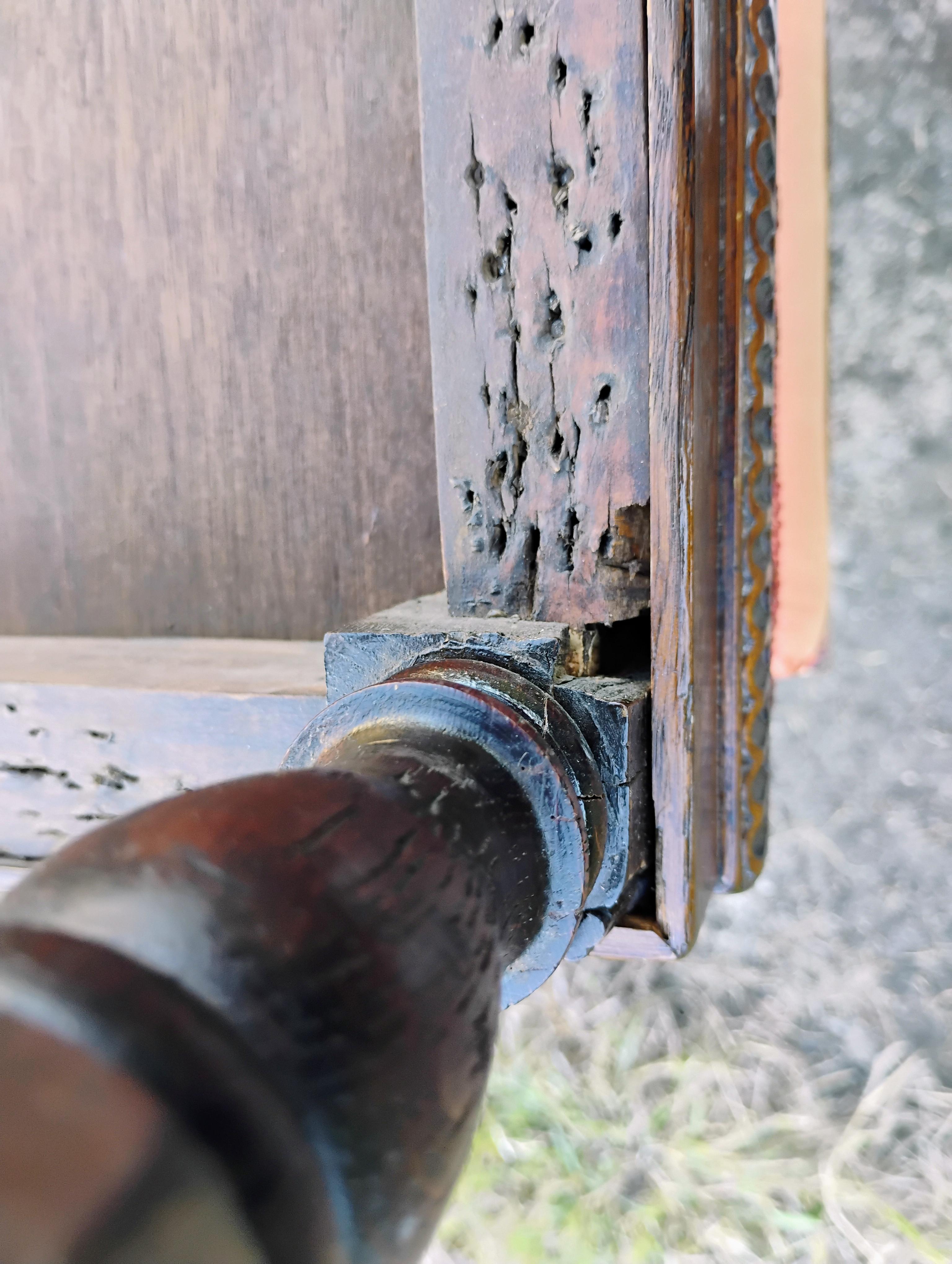 Pair of Finely Crafted 18th Century Louis XIV French Barley Twist Oak Benches For Sale 3