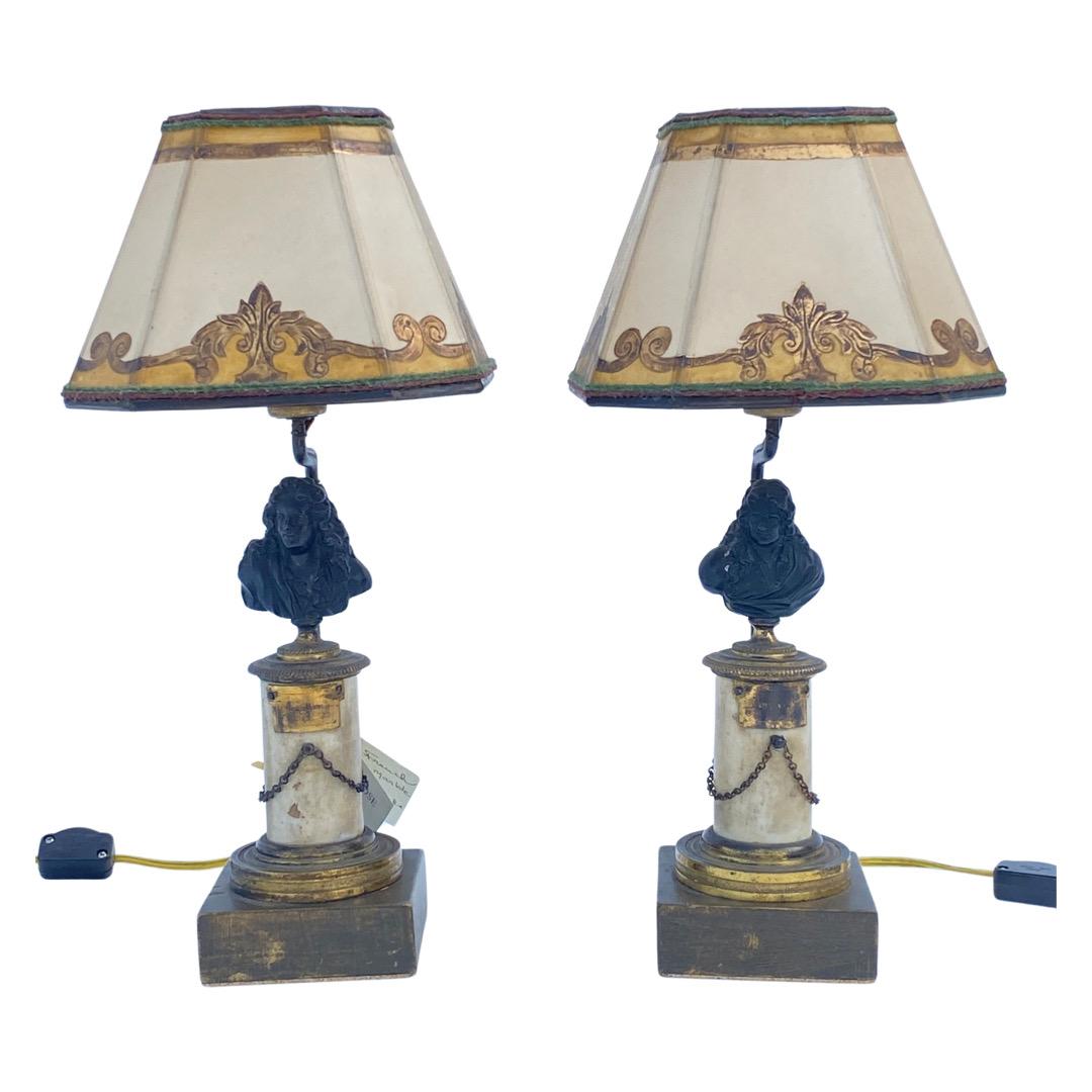 Paar französische Bronze- und Marmor-Tischlampen aus dem 18. Jahrhundert (Gegossen) im Angebot