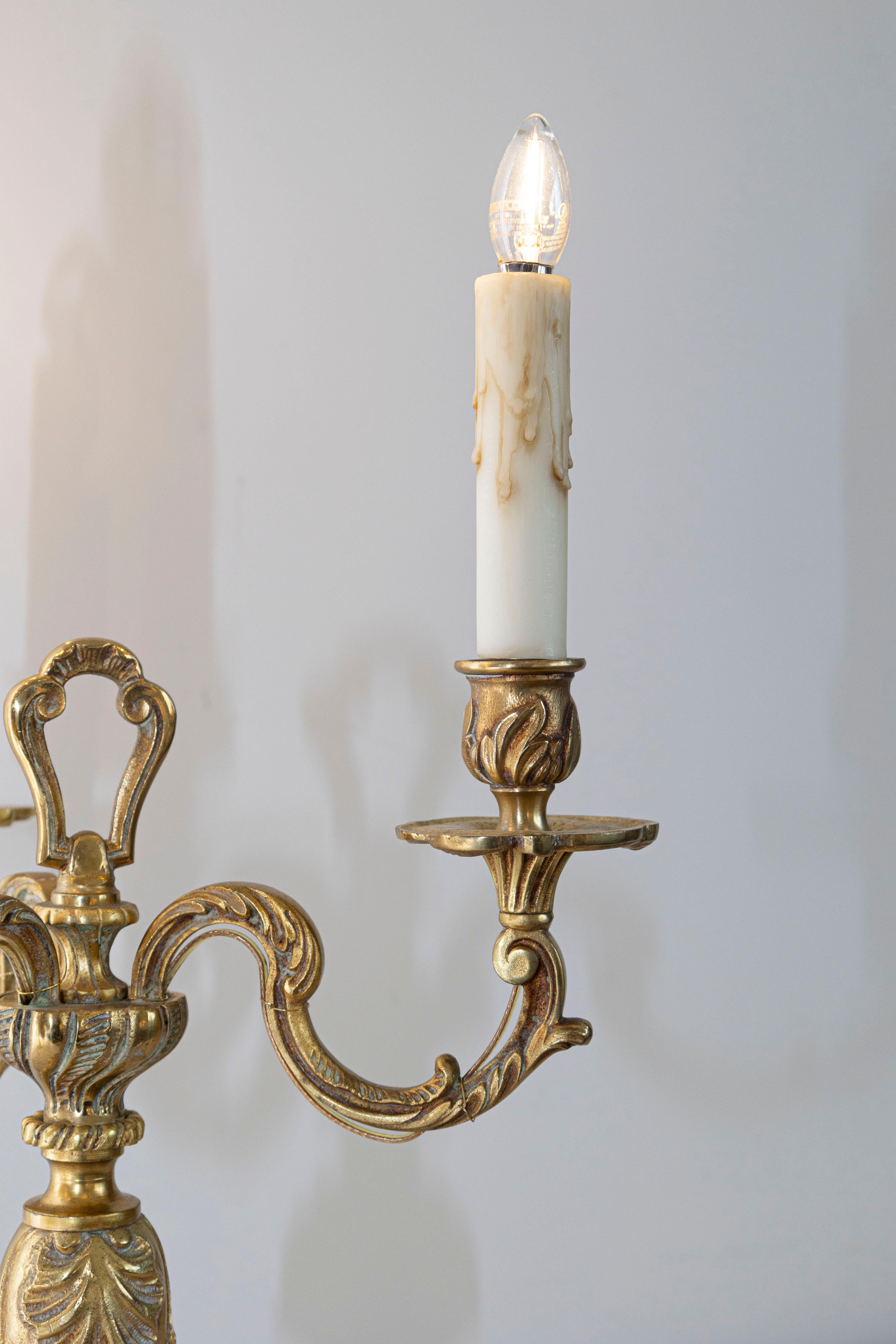 Pareja de candelabros franceses del siglo XVIII en venta 2