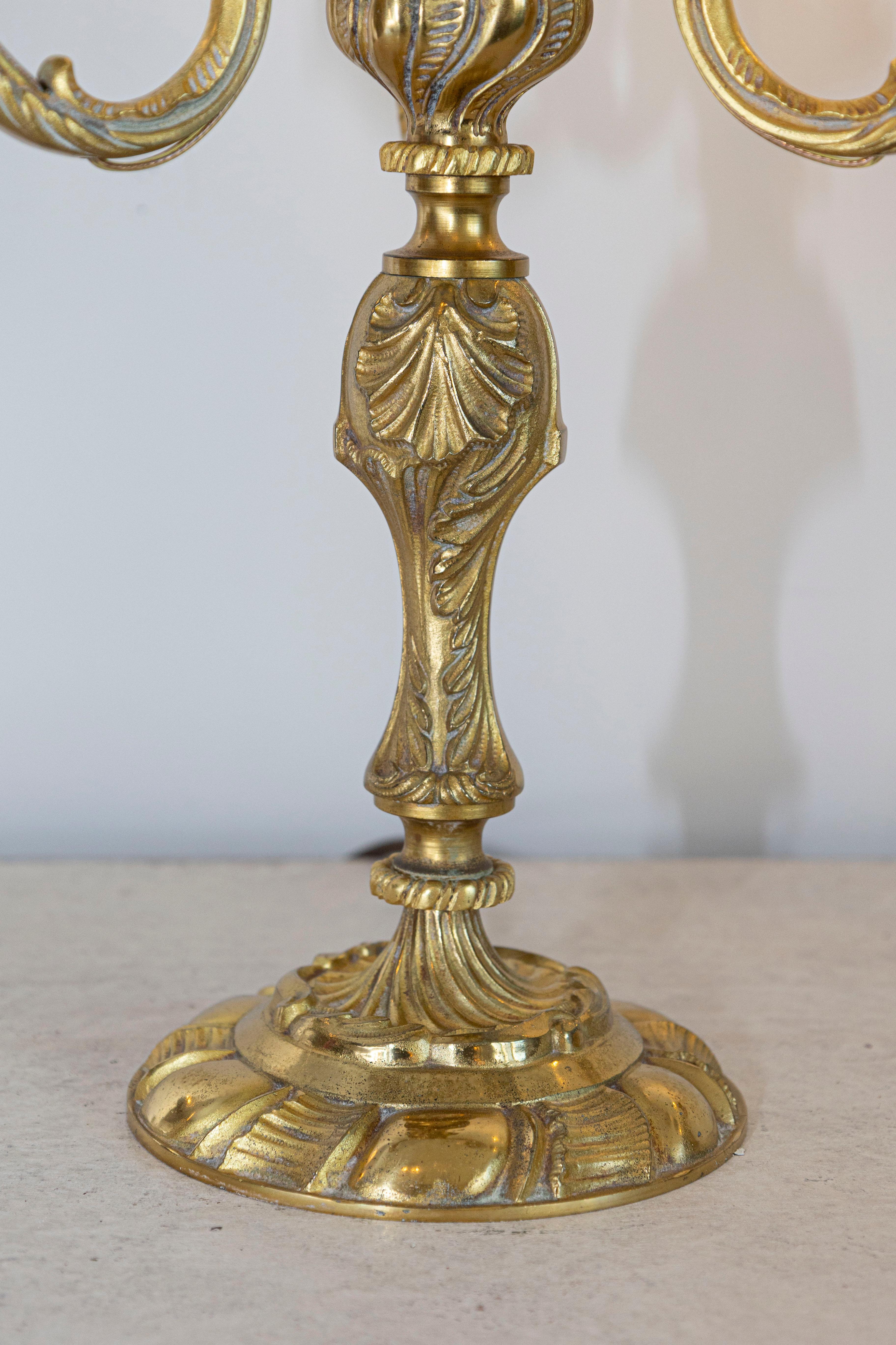 Pareja de candelabros franceses del siglo XVIII en venta 4