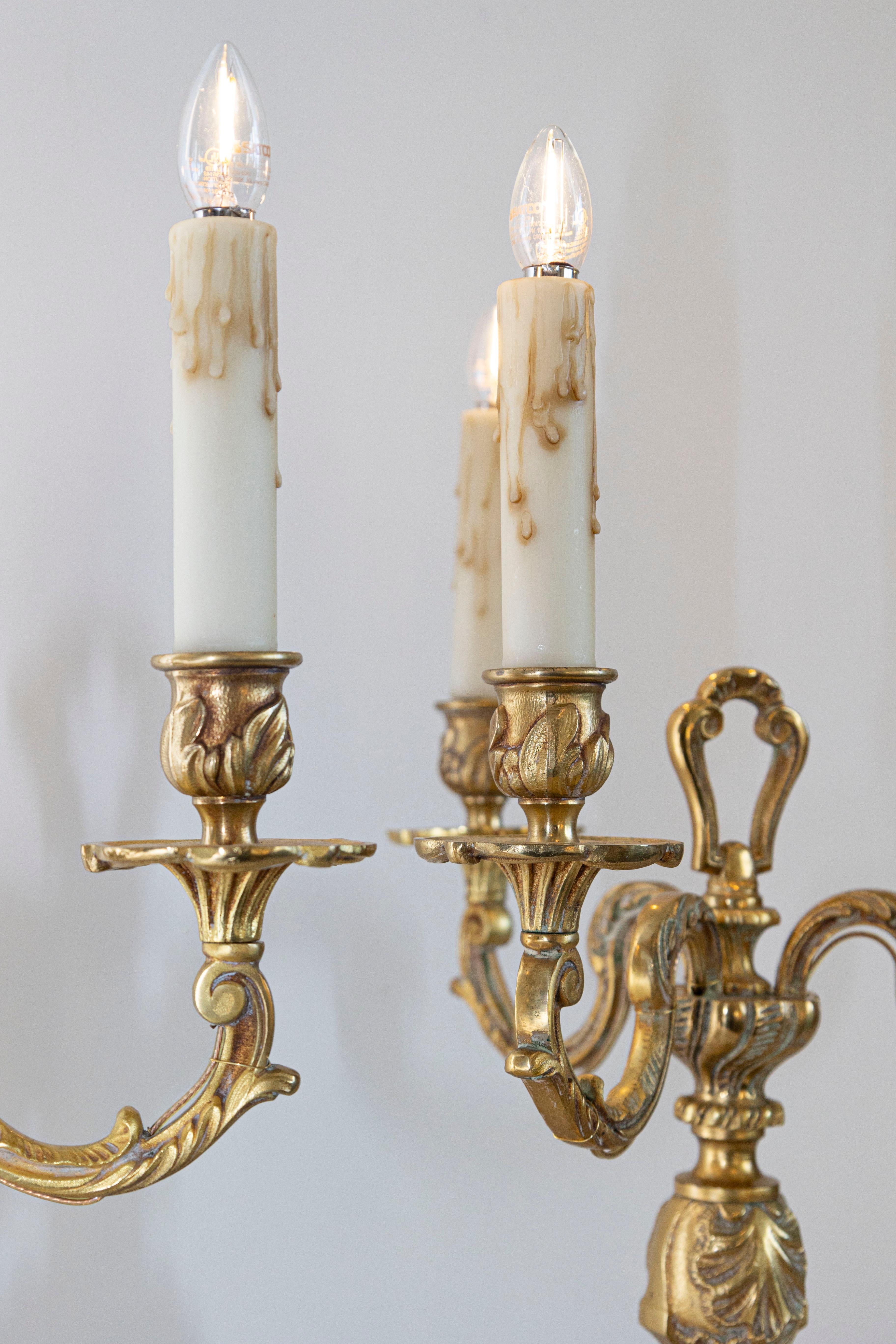 Pareja de candelabros franceses del siglo XVIII en venta 5