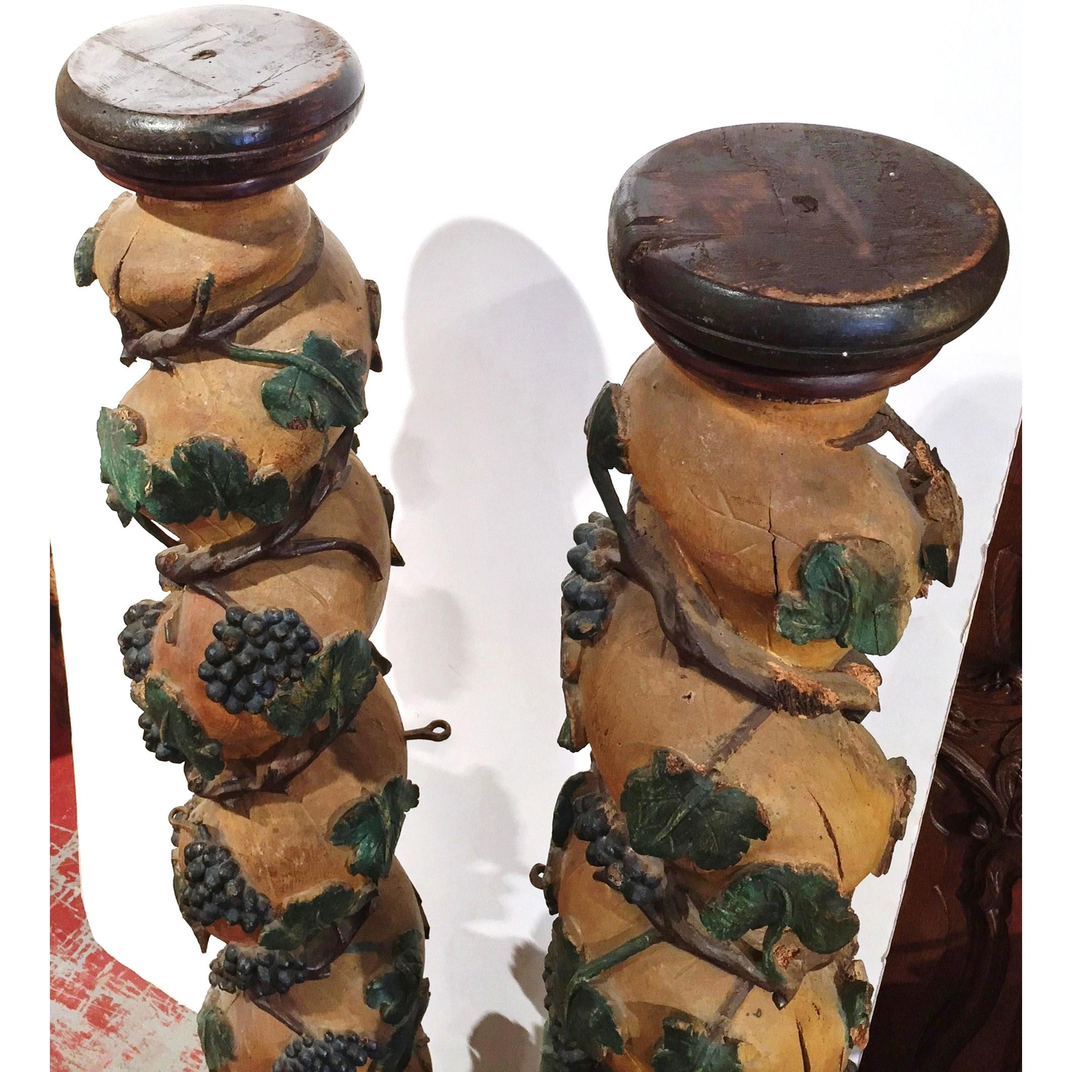 Pair of 18th Century French Carved Polychrome Columns with Vines, Grapes, Leaves In Good Condition In Dallas, TX
