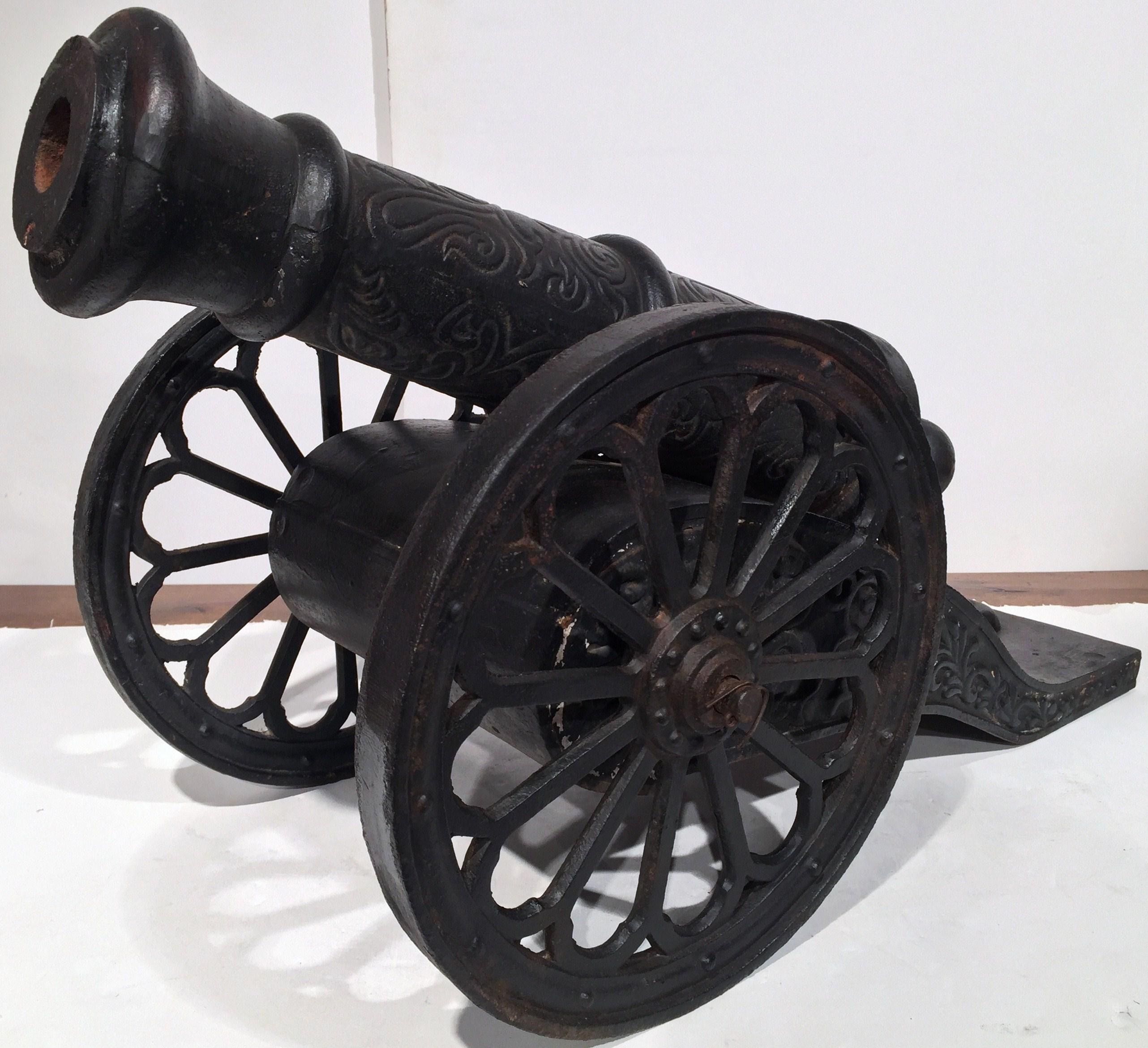 Pair of 18th Century French Patinated Decorative Wrought Iron Cannons on Wheels In Excellent Condition In Dallas, TX