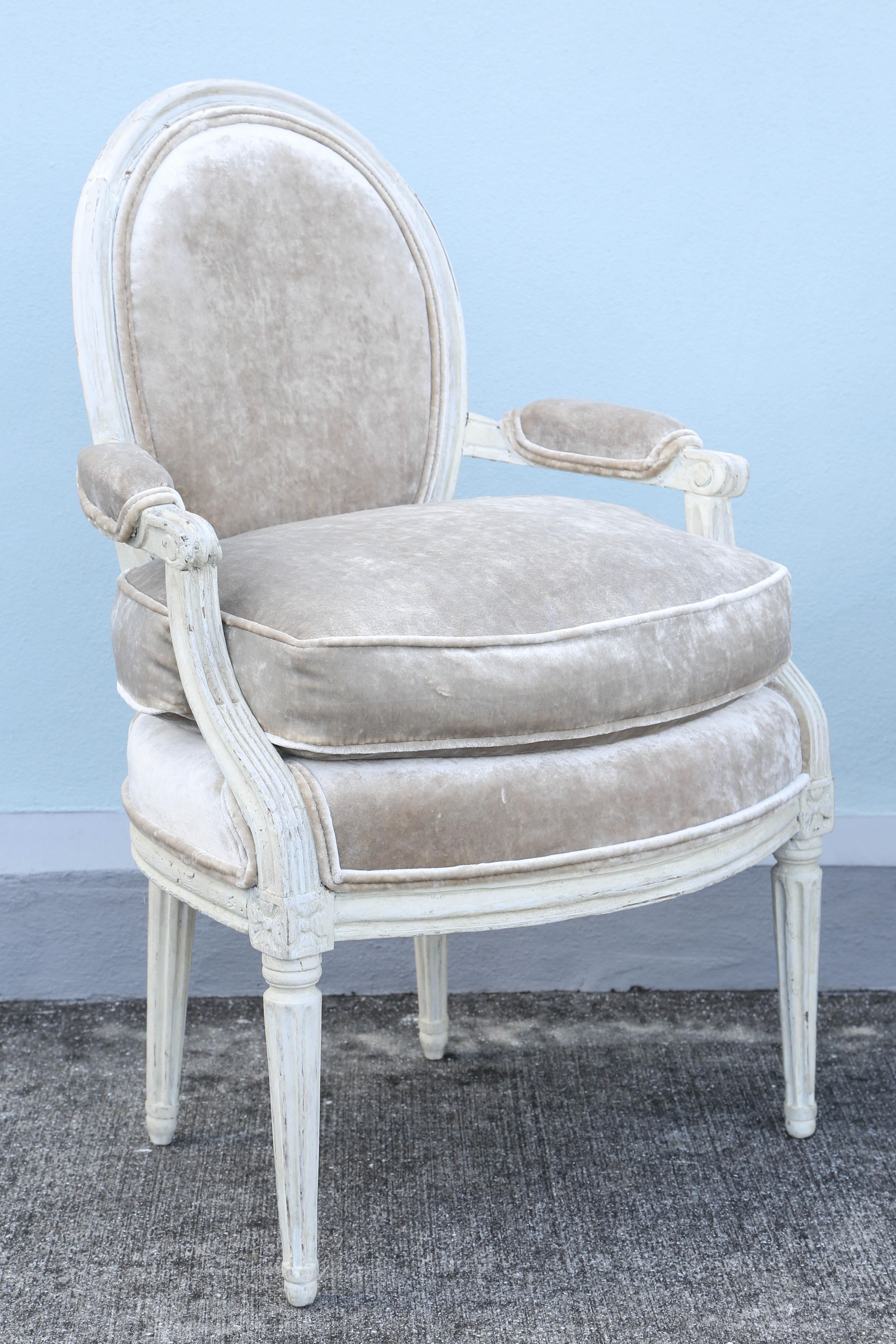 Pair of 18th Century French Fauteuil In Good Condition For Sale In West Palm Beach, FL