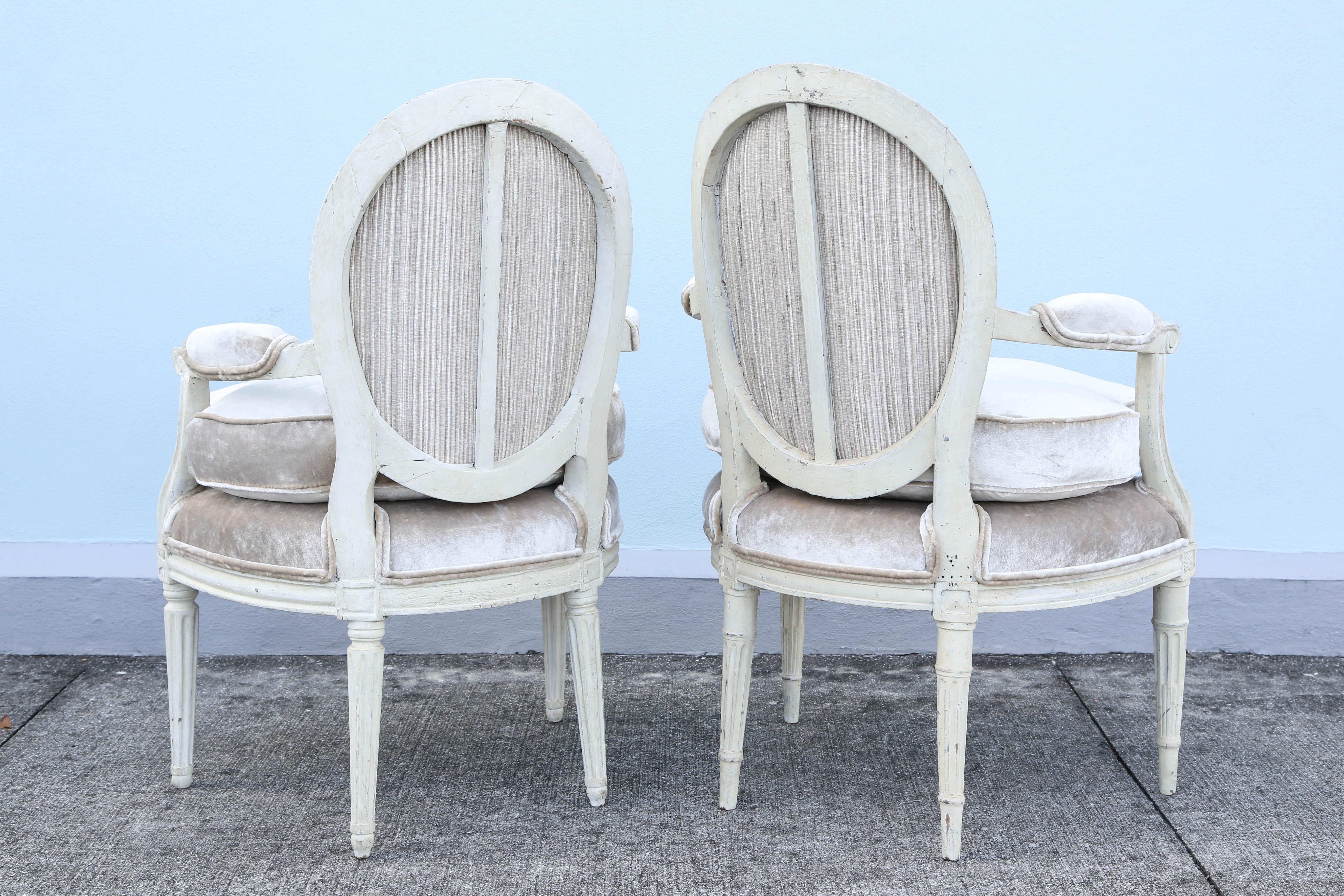 Pair of 18th Century French Fauteuil For Sale 4