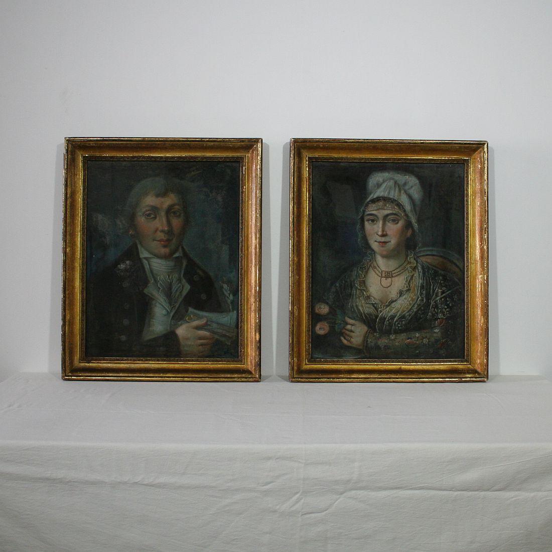 Nice pair of pastel portraits, France, circa 1750. Weathered, small losses and old repairs.Small cracks in the paper.







 