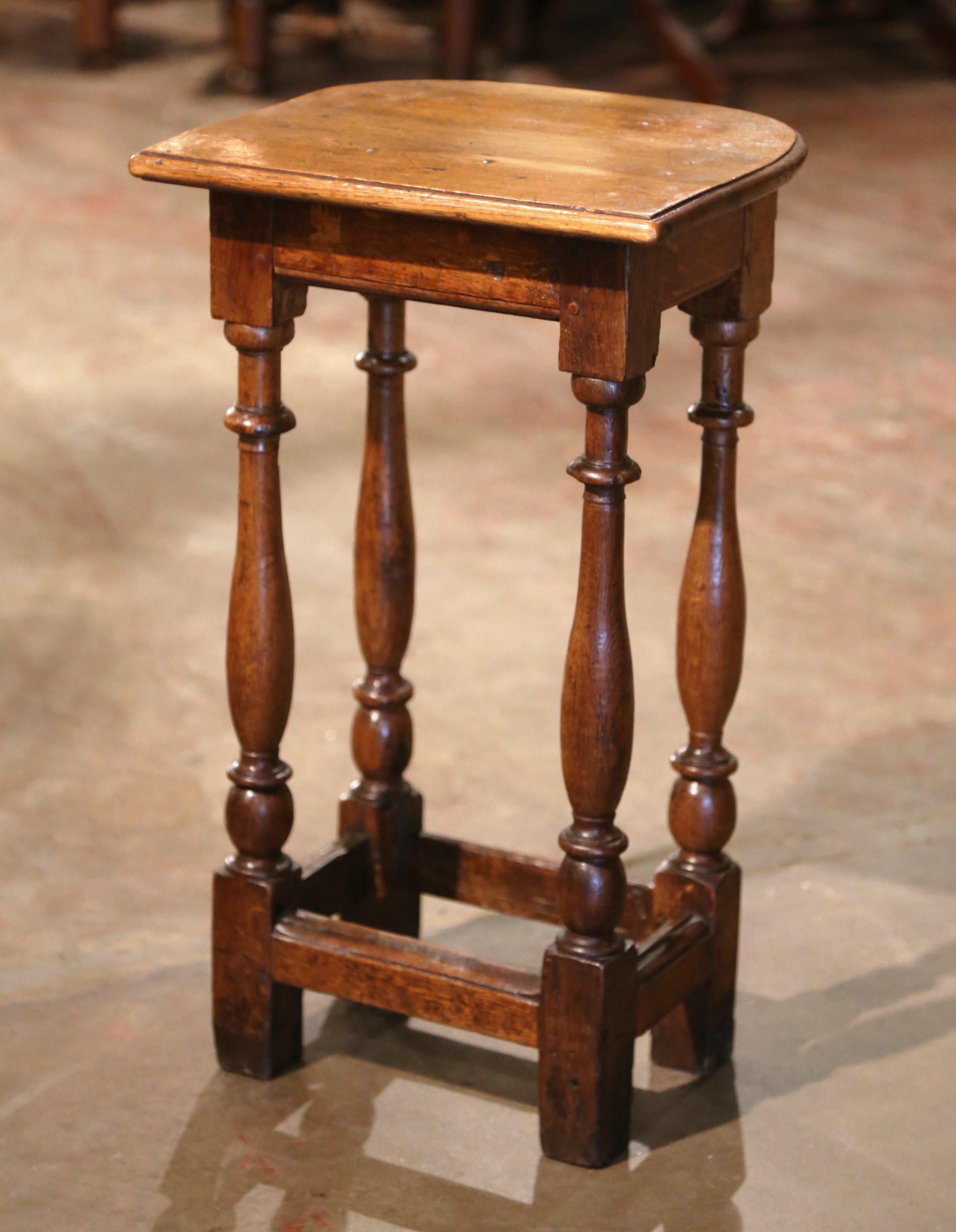 Pair of 18th Century French Louis XIII Carved Oak Four-Leg Side Tables For Sale 5