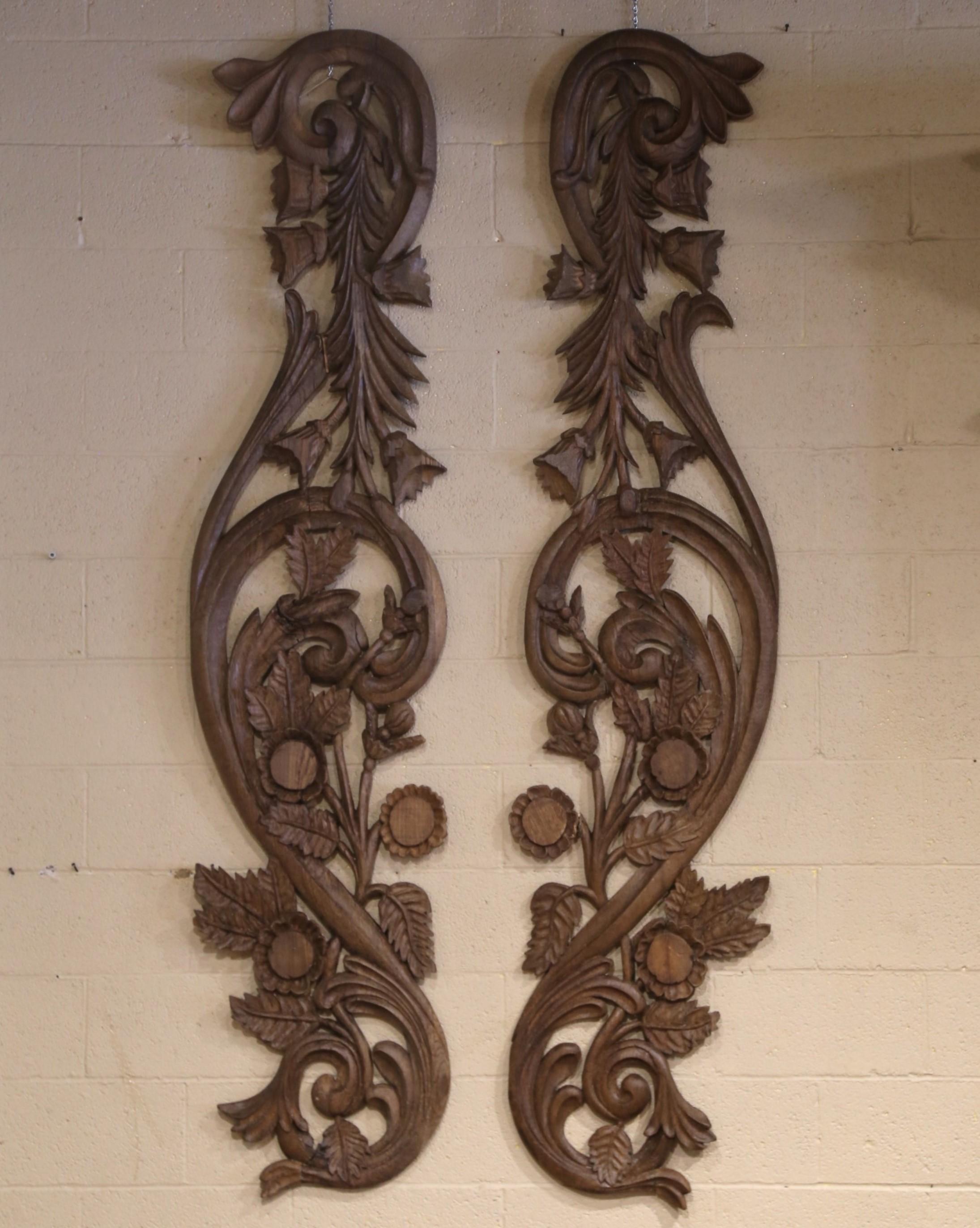 Pareja de elementos arquitectónicos de pared de roble tallado Luis XIV francés del siglo XVIII en venta 4