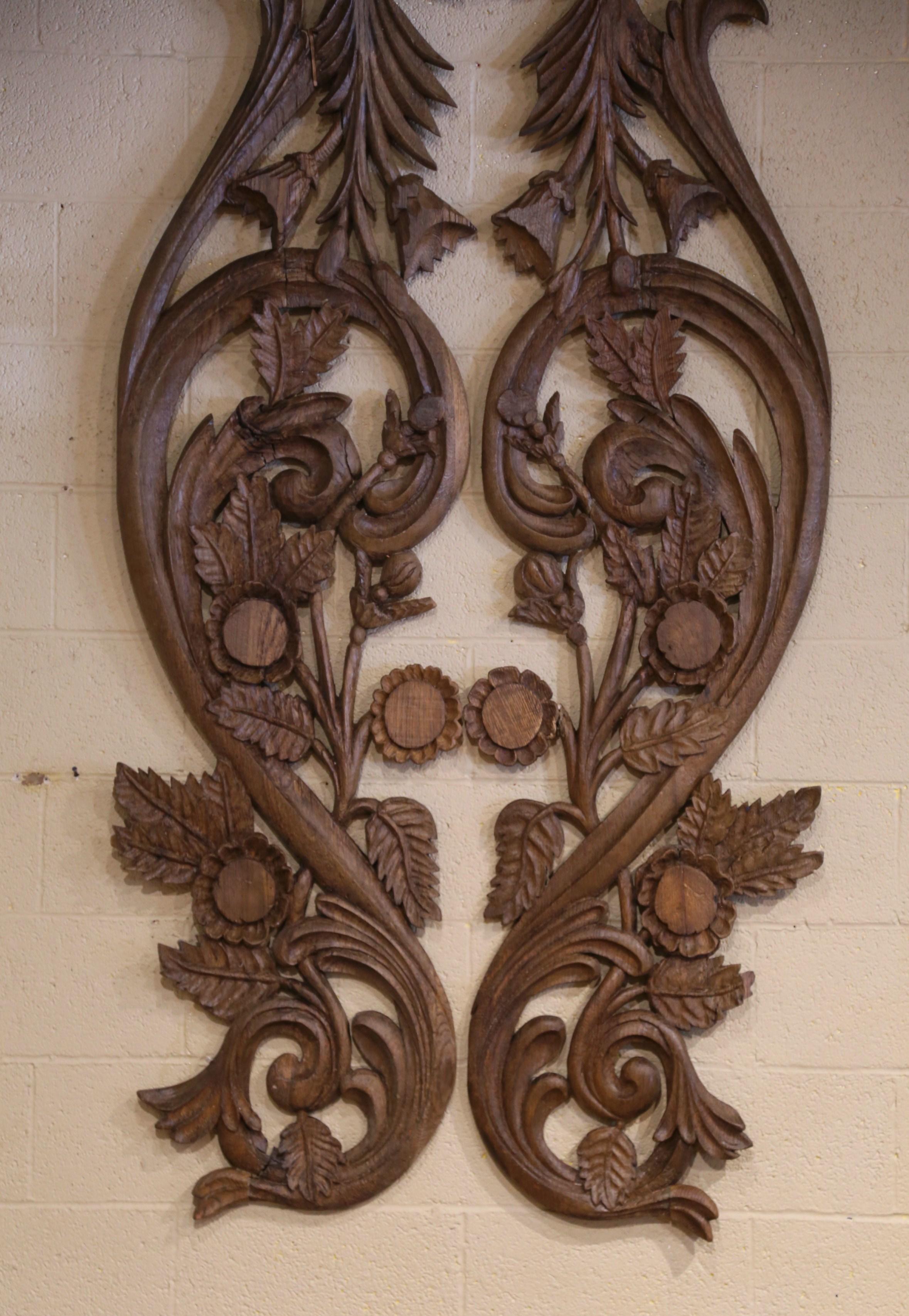 Pareja de elementos arquitectónicos de pared de roble tallado Luis XIV francés del siglo XVIII Francés en venta