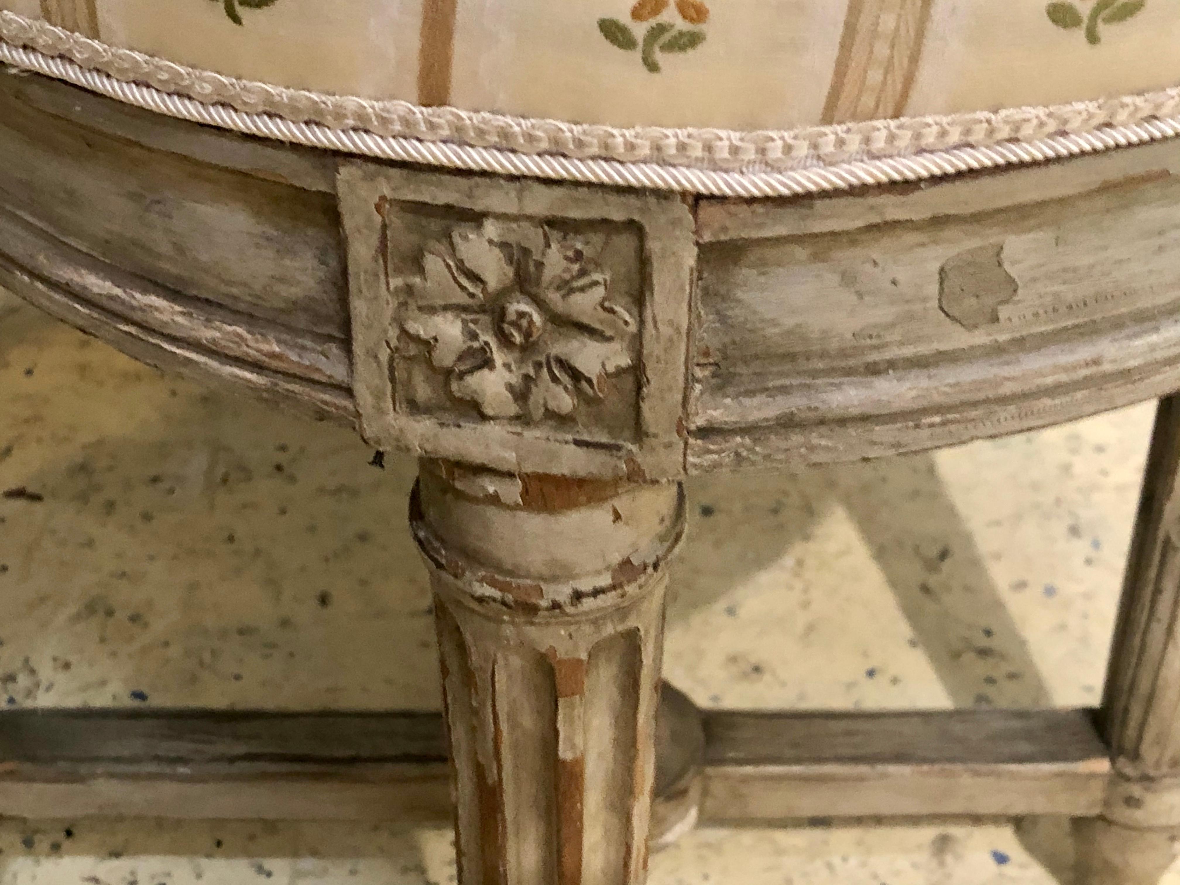 Französisches Design, Louis XVI., Kleine Stühle, elfenbeinfarben lackiertes Holz, Stoff, Frankreich 1740er Jahre im Angebot 9