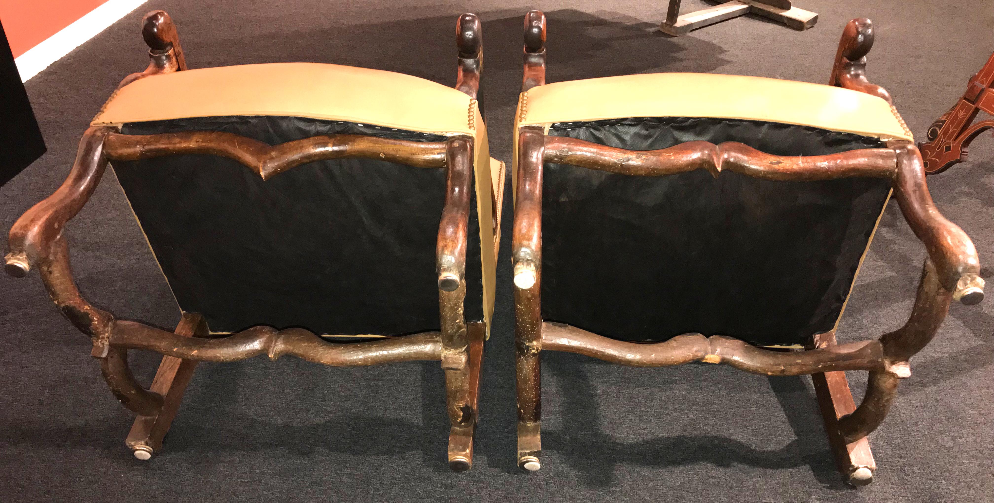 18th Century and Earlier Pair of 18th Century French Os Du Mouton Walnut Armchairs For Sale