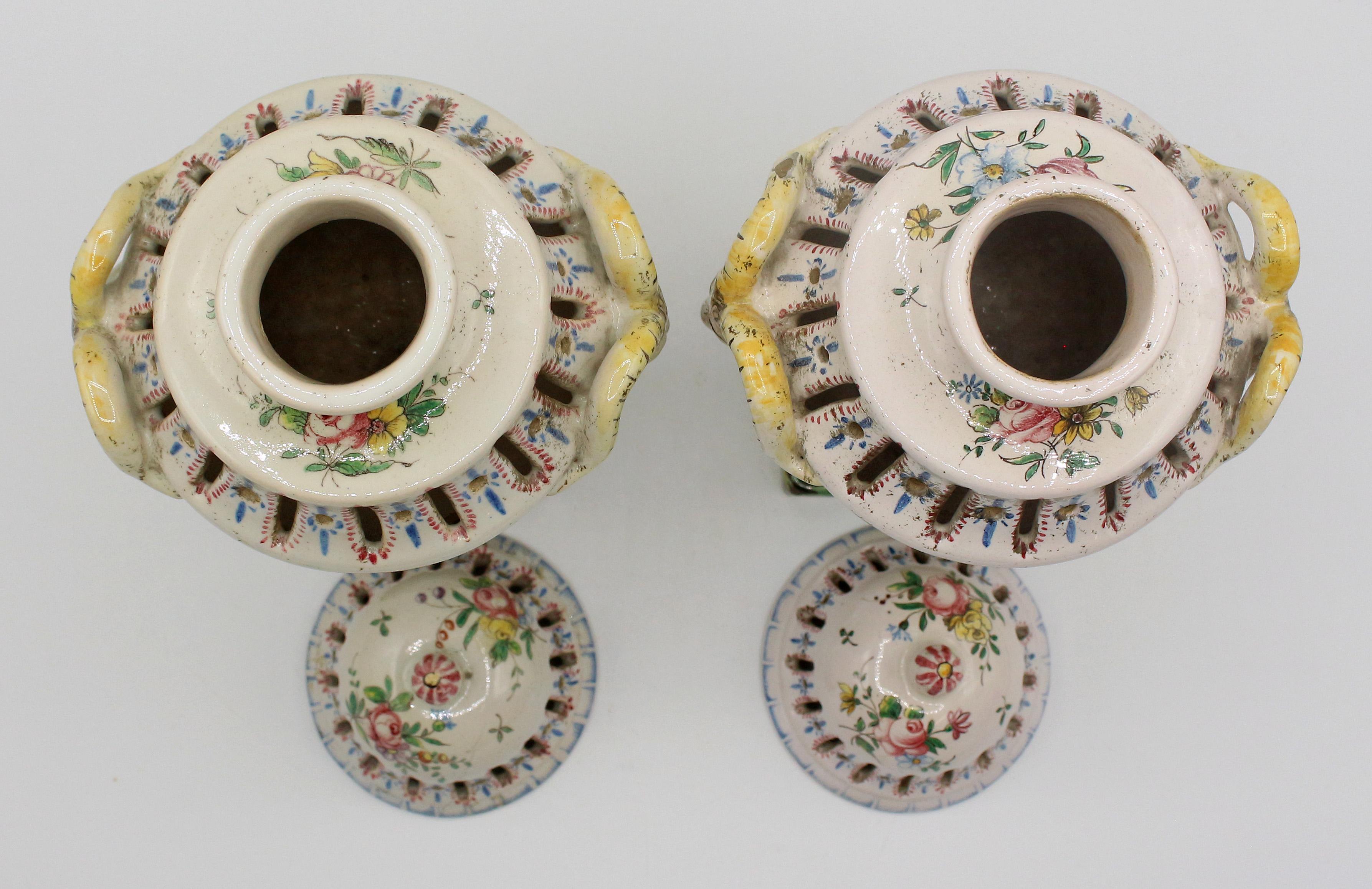 Pair of 18th Century French Potpourri Urns In Good Condition In Chapel Hill, NC