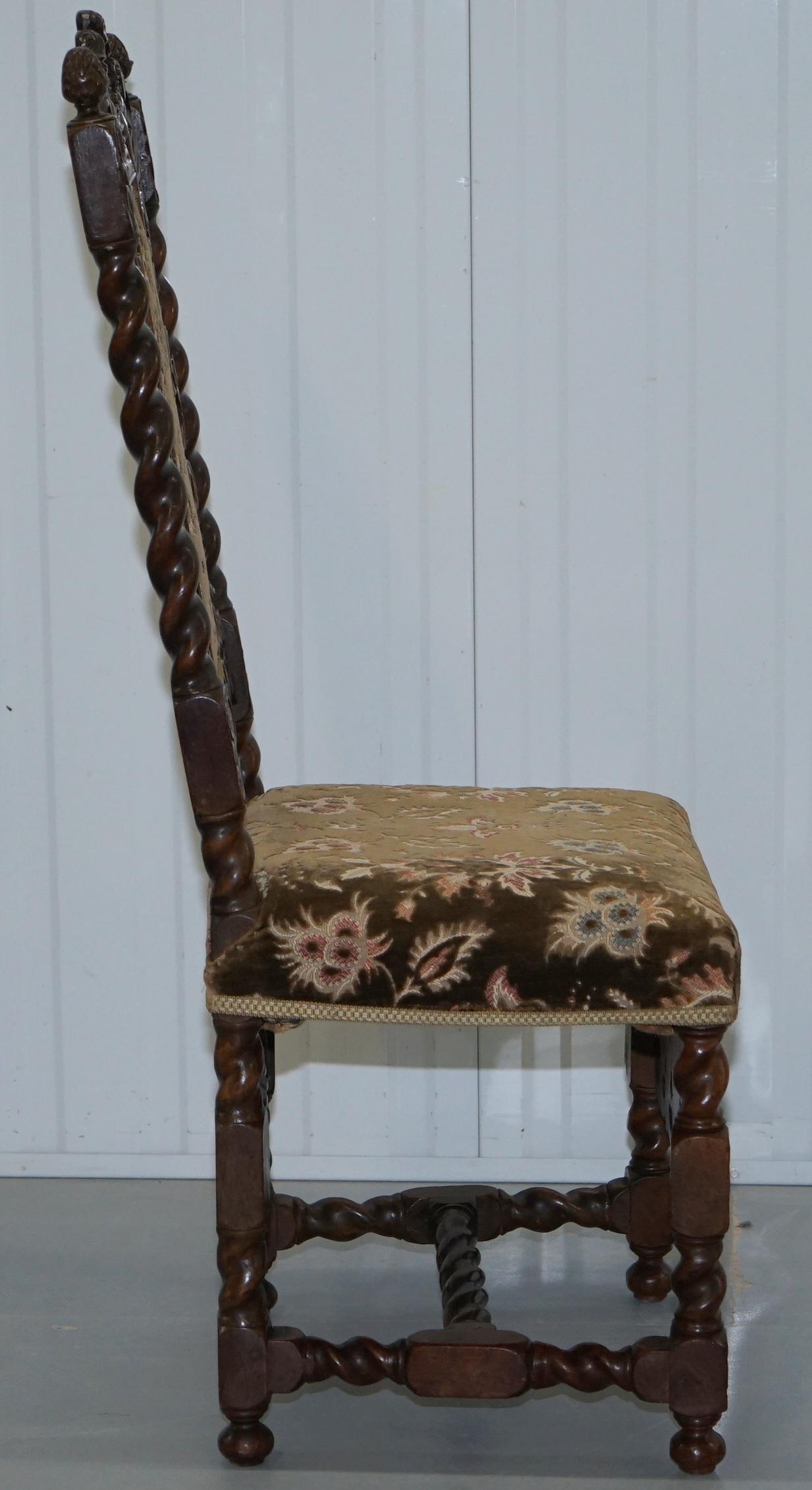 Pair of 18th Century Fruit Wood Carved Chair Cherubs Holding a Crown and Flowers In Fair Condition For Sale In West Sussex, Pulborough