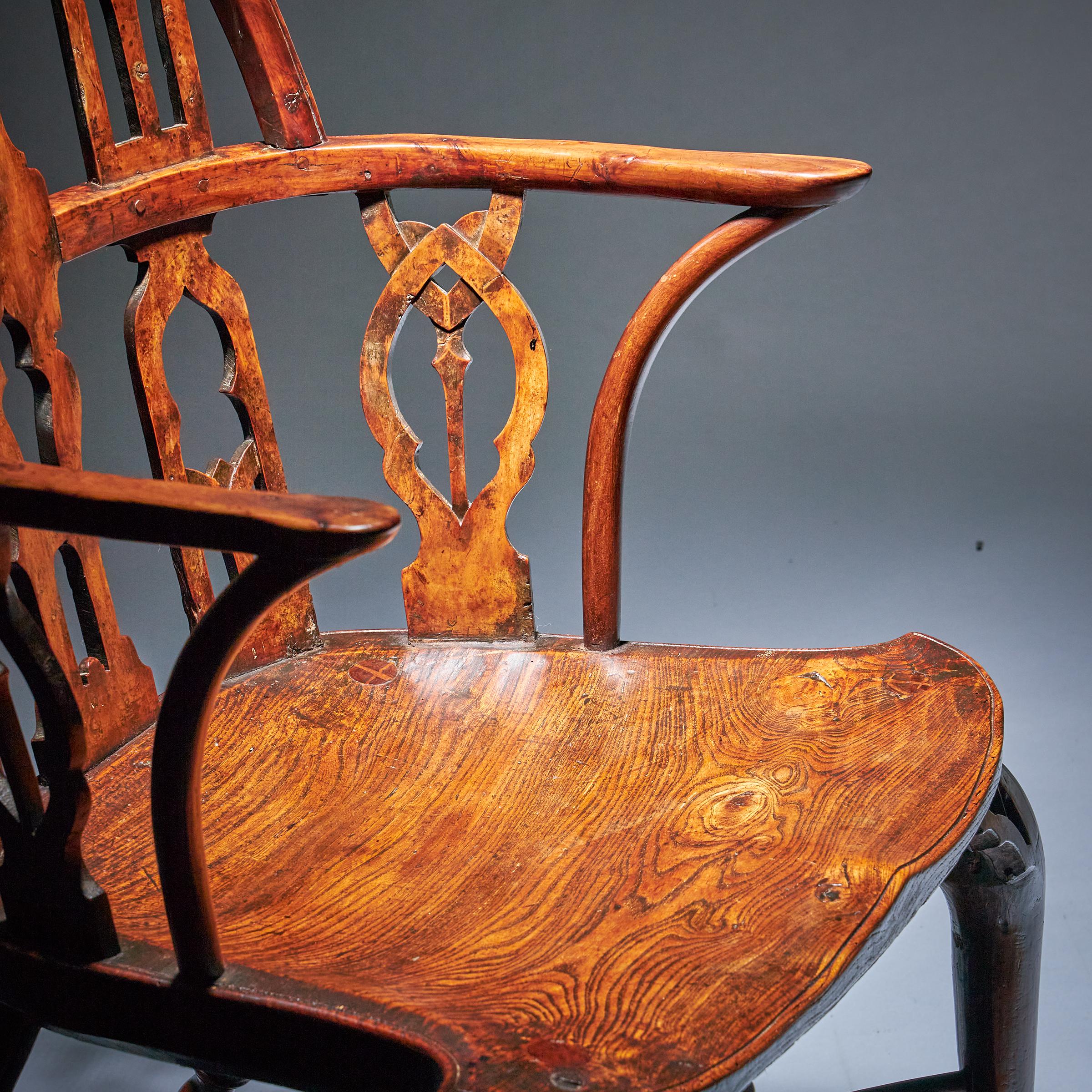 Pair of 18th Century George II Gothic Yew and Elm Windsor Armchairs, circa 1760 For Sale 6