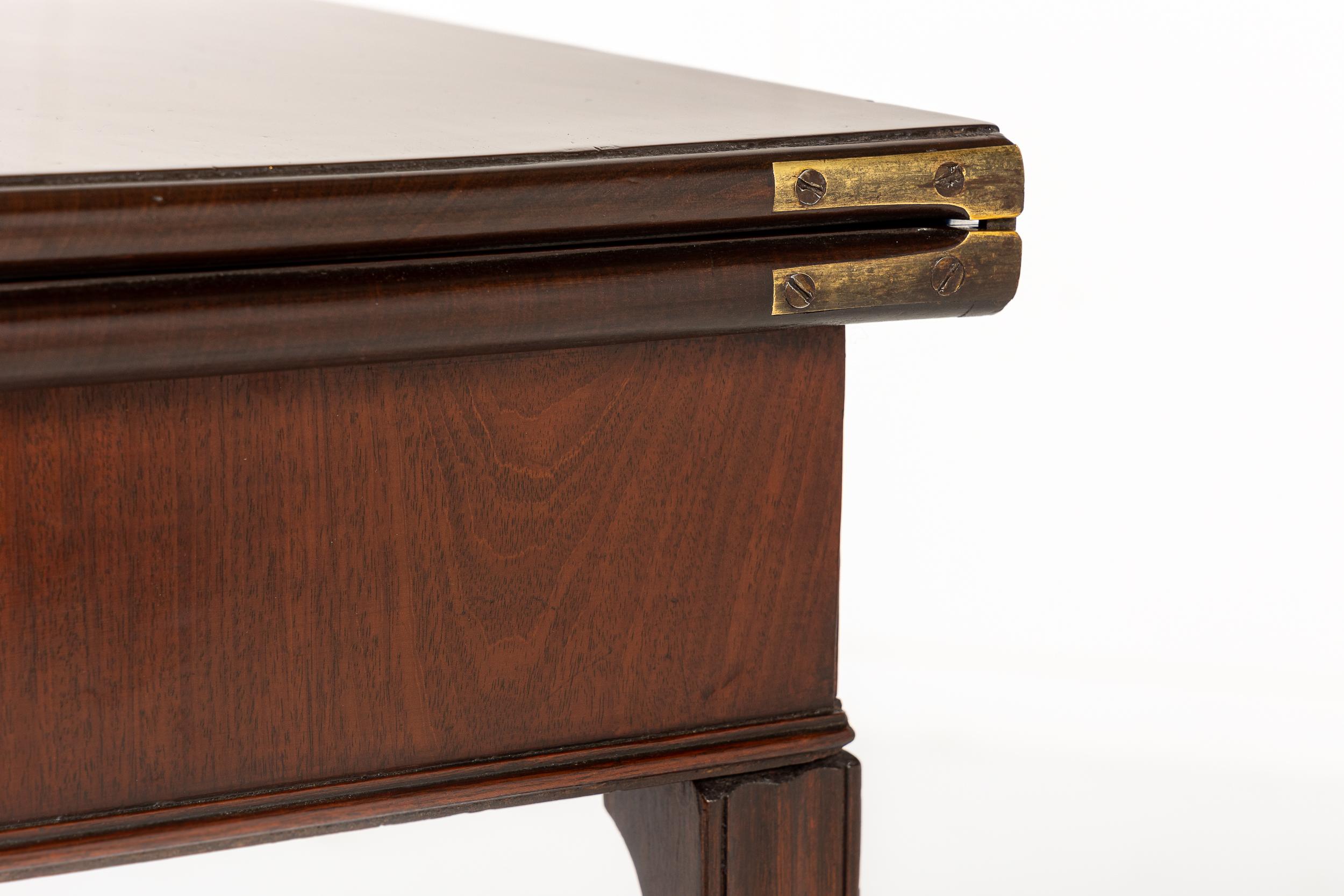 Paire de tables à cartes en acajou George III du 18ème siècle en vente 3