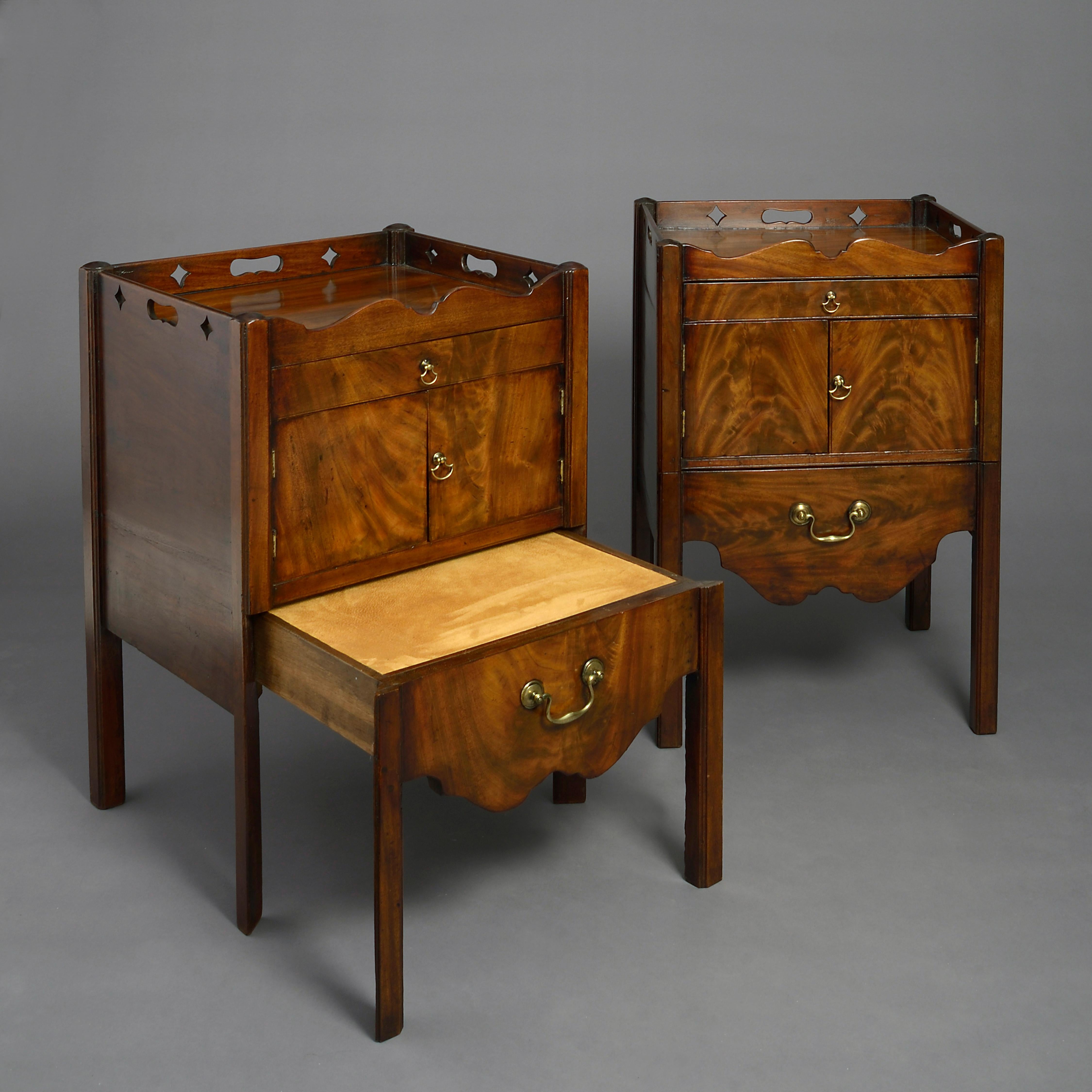 English Pair of 18th Century George III Period Mahogany Bedside Cabinets