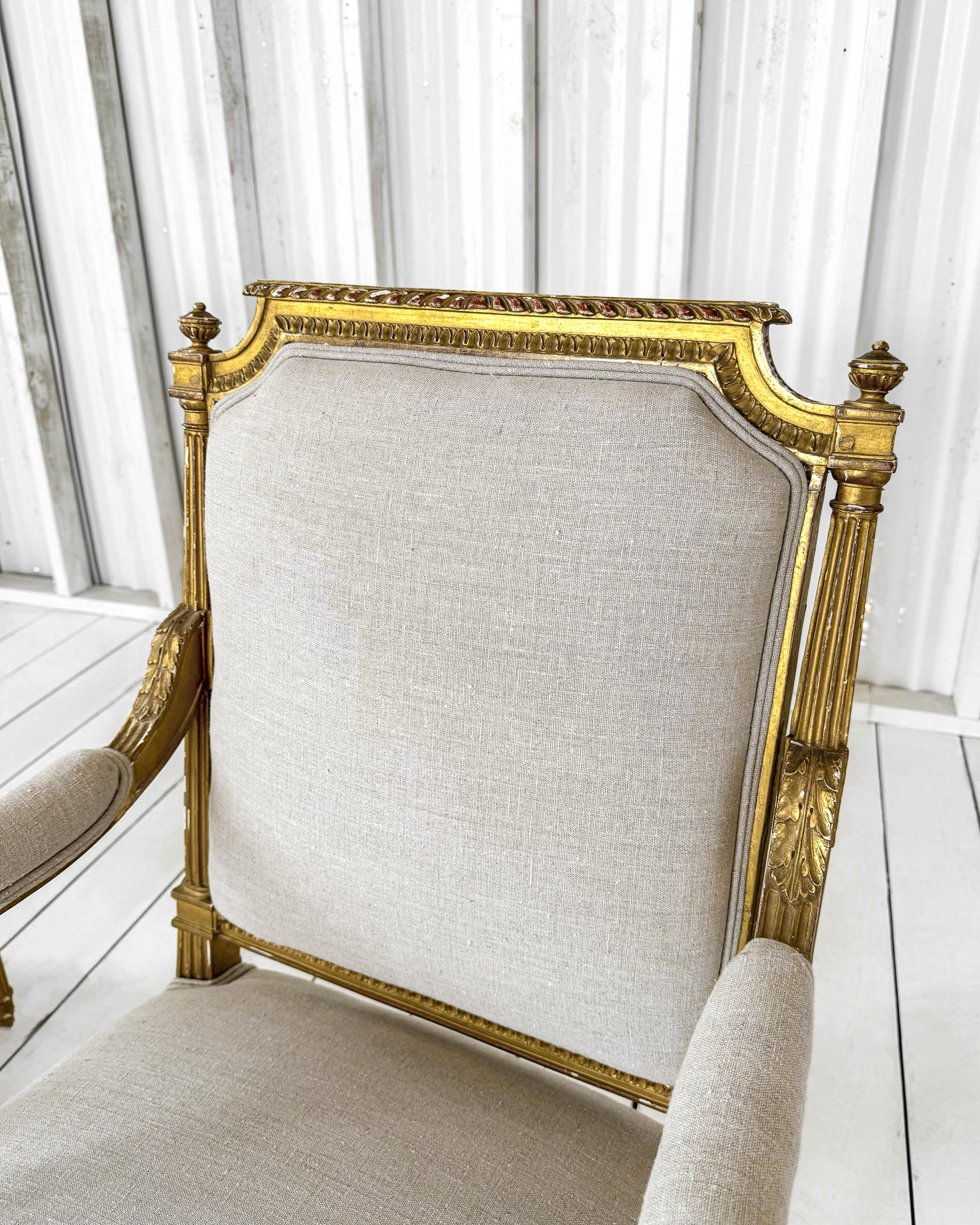 Paar vergoldete Louis-XVI-Sessel aus dem 18. 4