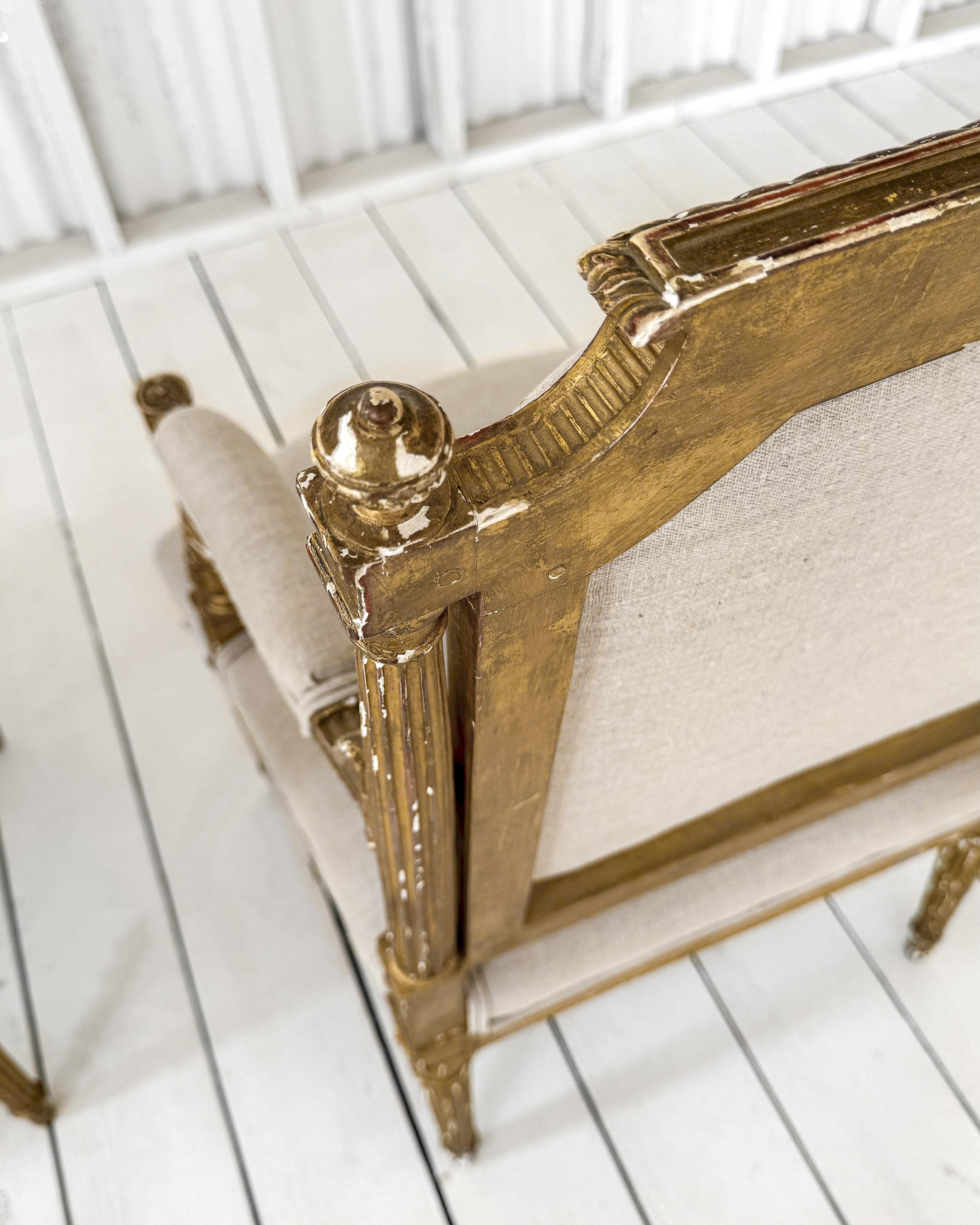 Paar vergoldete Louis-XVI-Sessel aus dem 18. 7