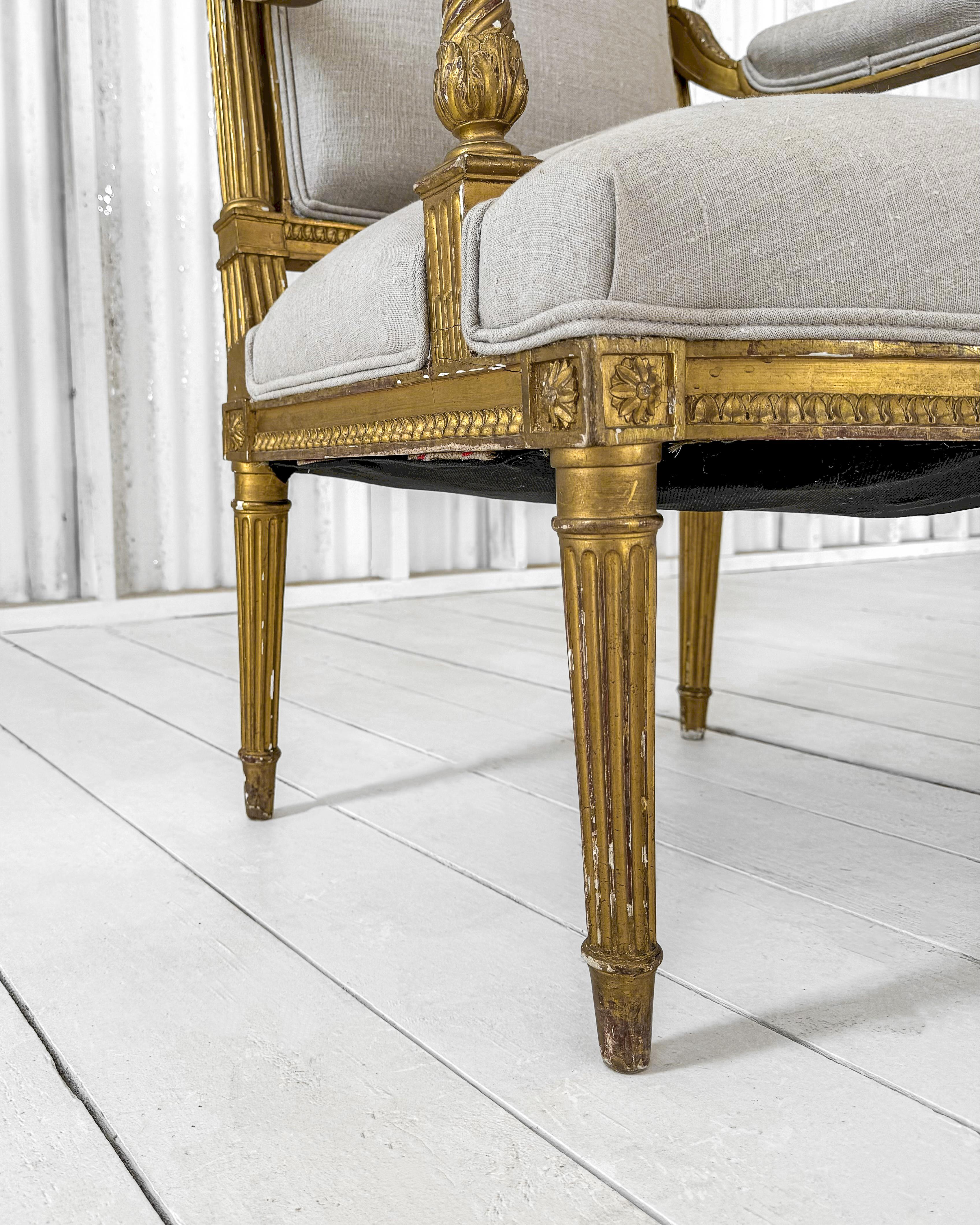 Paar vergoldete Louis-XVI-Sessel aus dem 18. (Leinen)