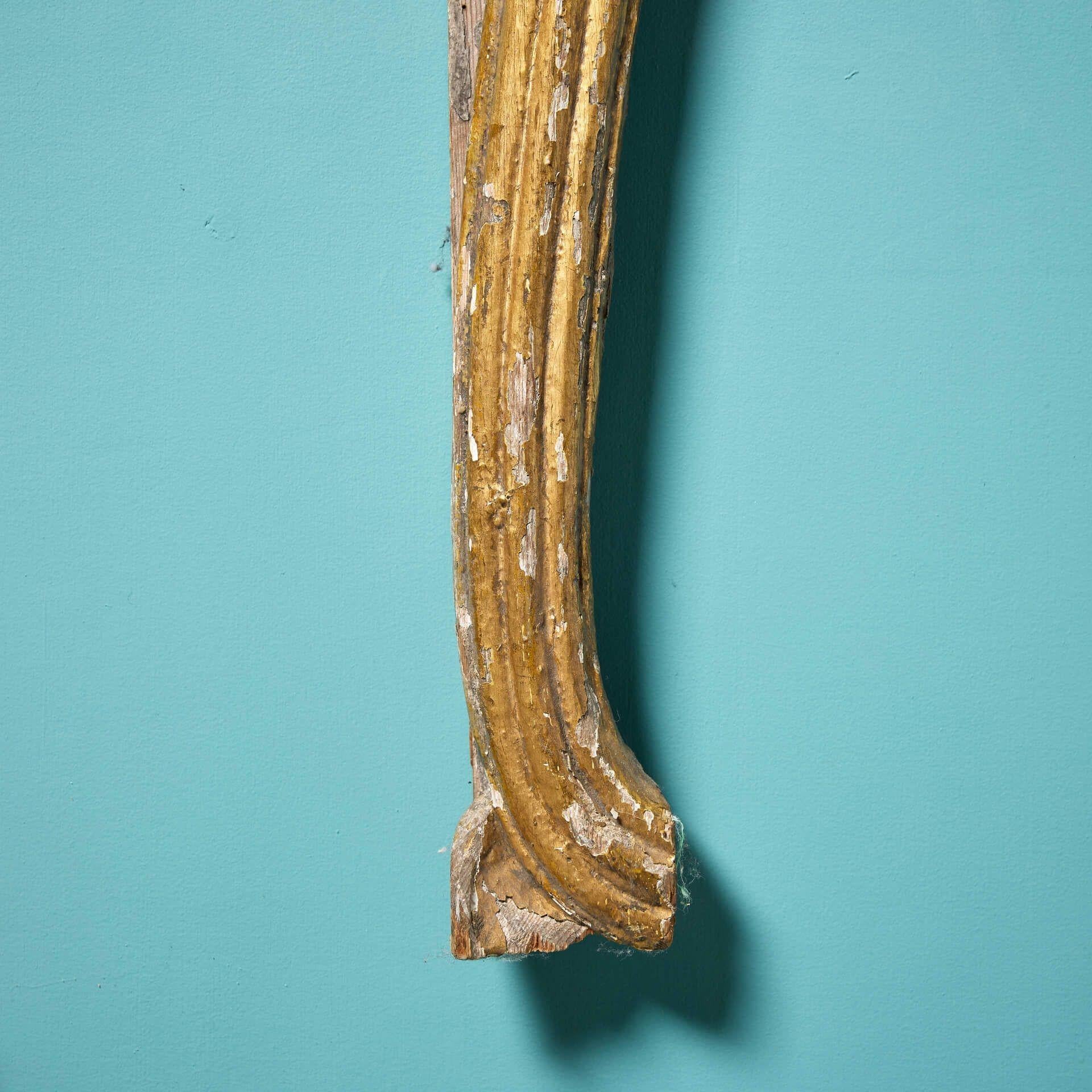 Legno Coppia di appendiabiti da parete dorati del XVIII secolo in vendita