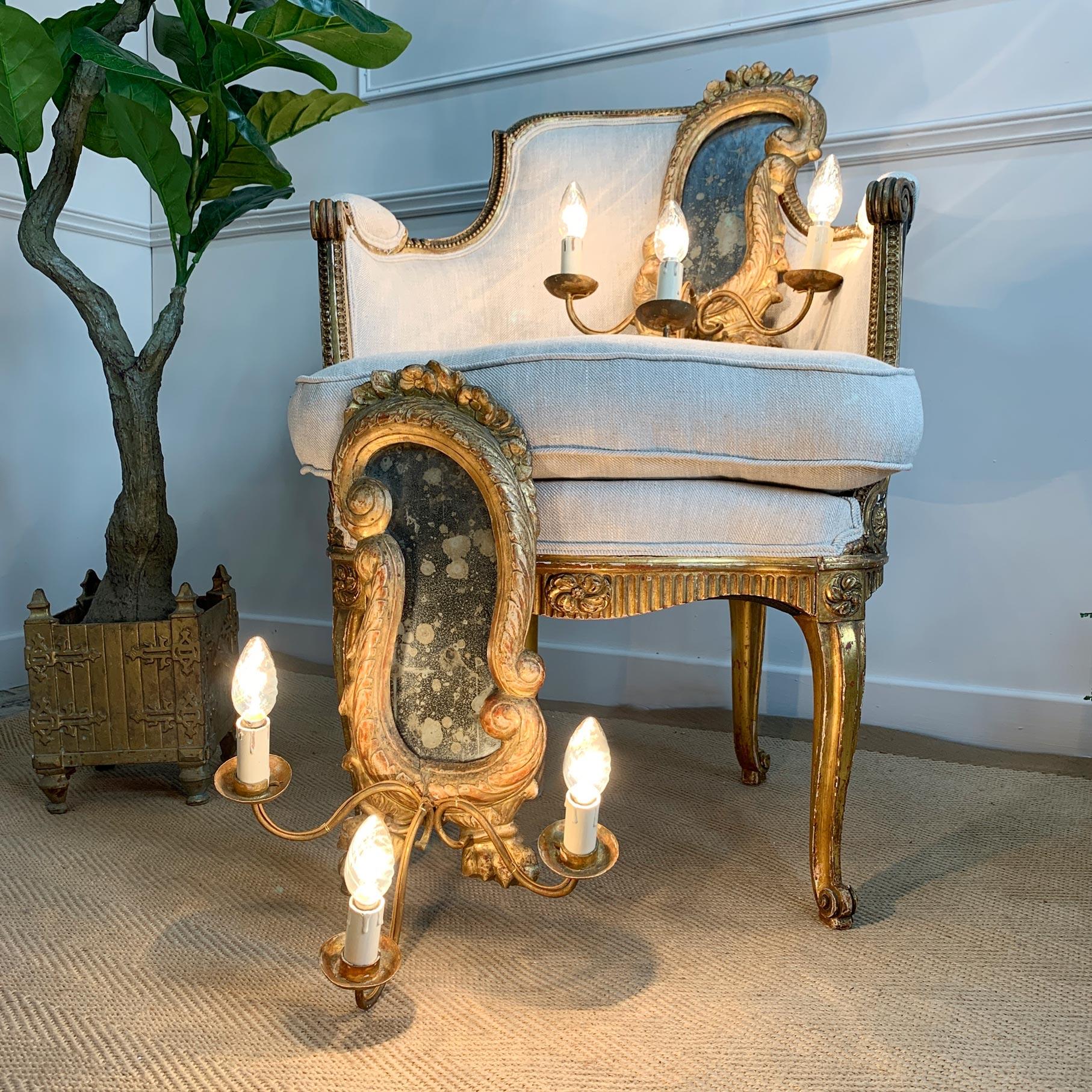 Hand-Crafted Pair of 18th Century Gilt Wood and Gesso Girandoles For Sale