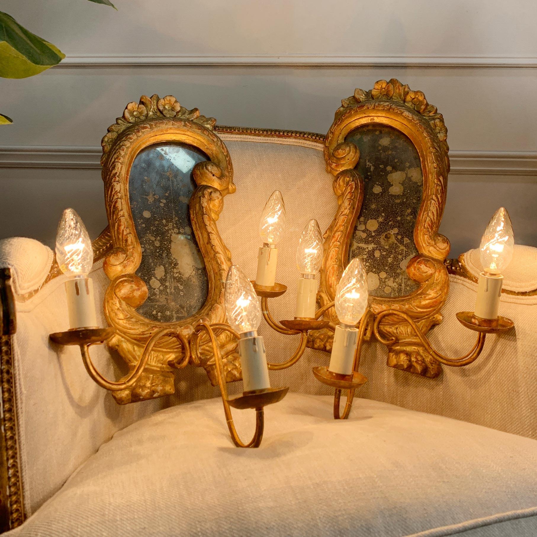 Pair of 18th Century Gilt Wood and Gesso Girandoles For Sale 1