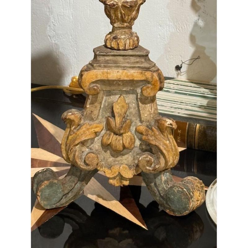 Coppia di bastoni da altare in legno dorato del XVIII secolo In condizioni buone in vendita a Dallas, TX