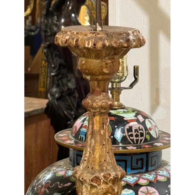 Legno dorato Coppia di bastoni da altare in legno dorato del XVIII secolo in vendita