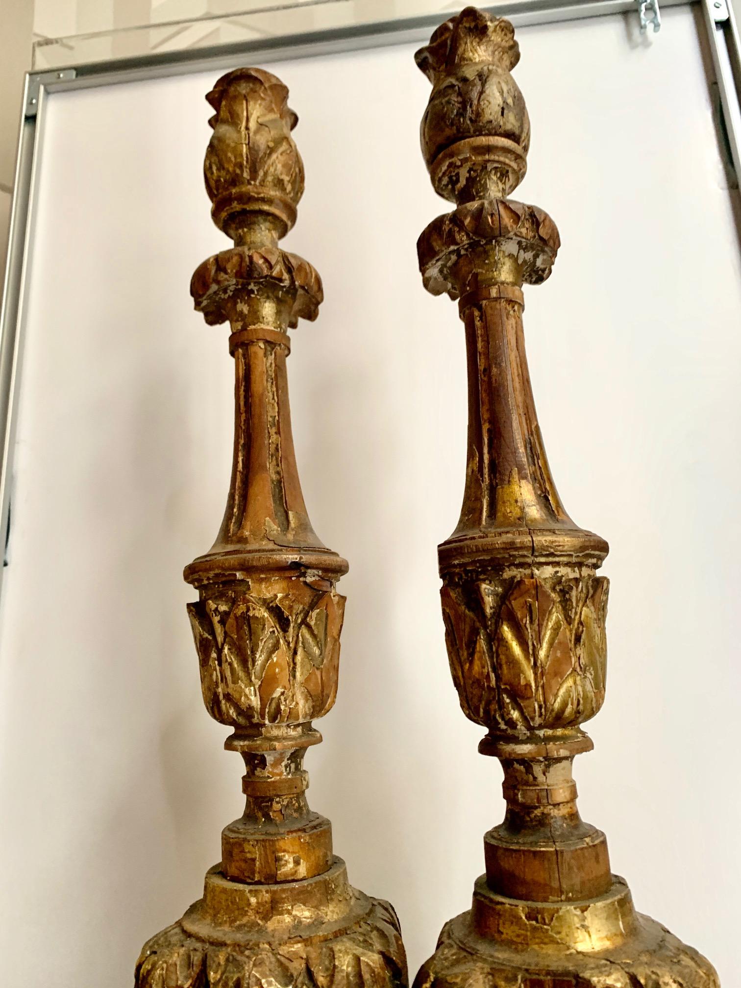Pair of 18th Century Giltwood Portuguese Torchères For Sale 6