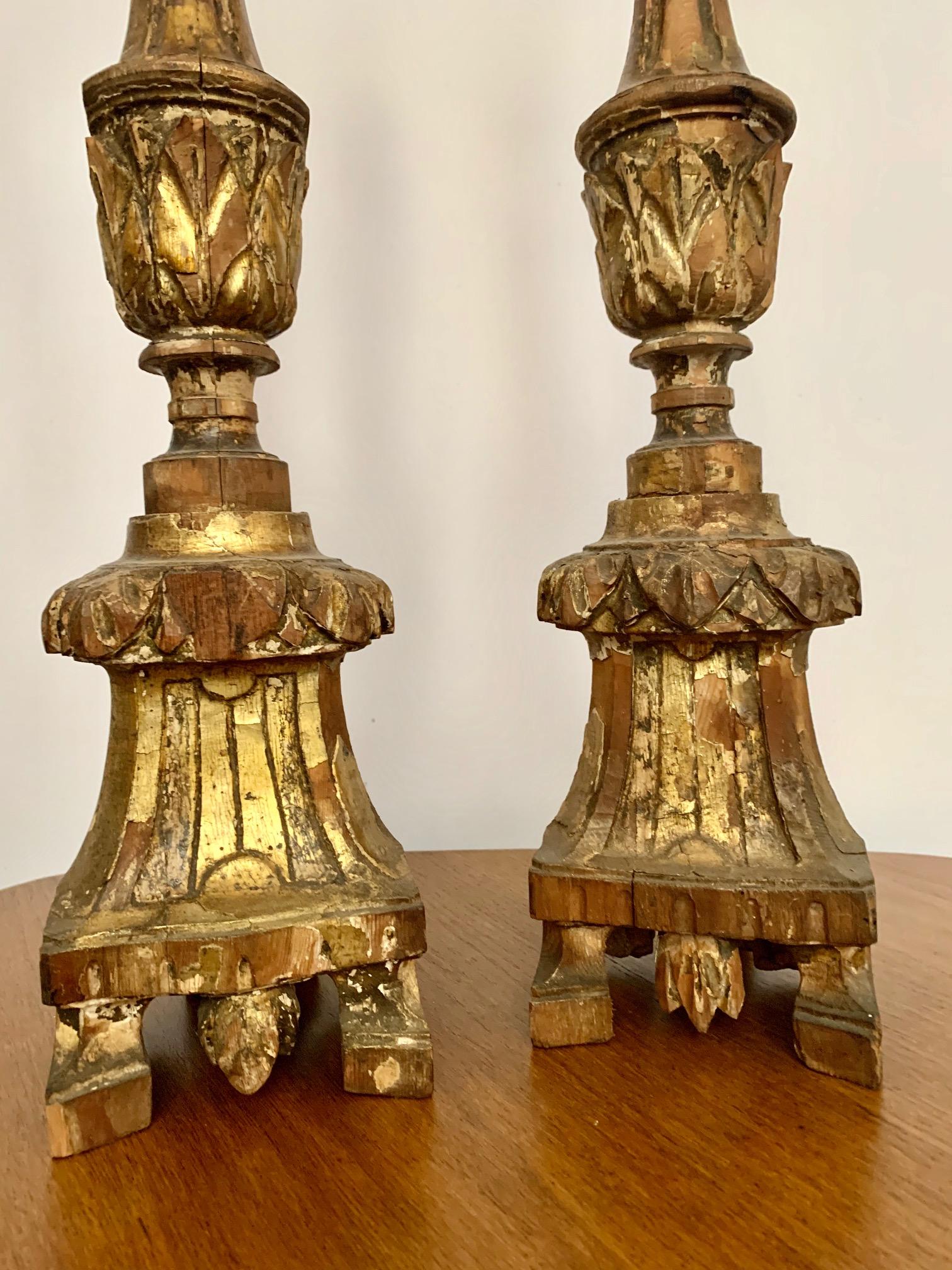 Baroque Pair of 18th Century Giltwood Portuguese Torchères For Sale