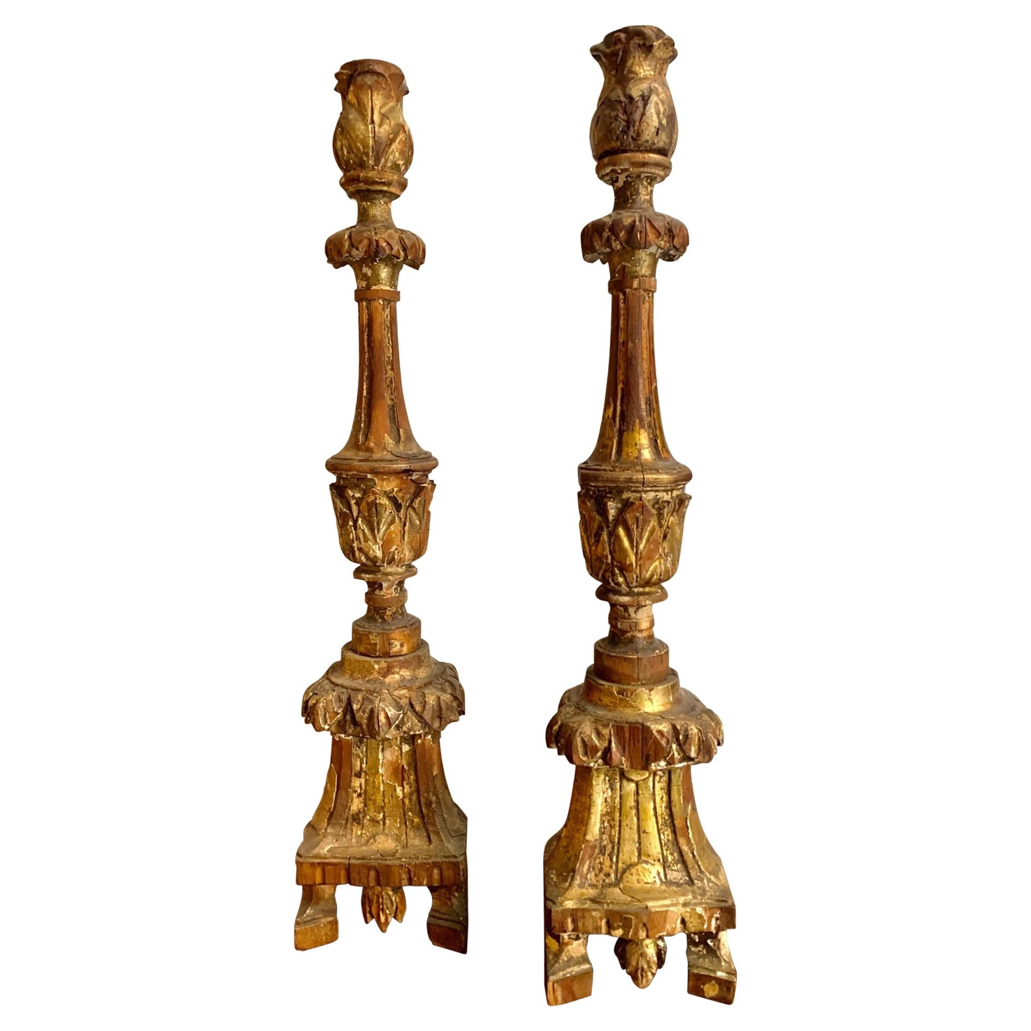 Paire de torchères portugaises en bois doré du 18ème siècle