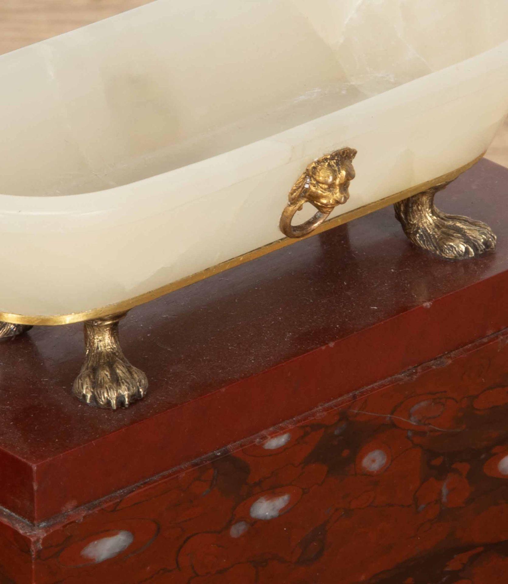 Coppia di ornamenti da bagno in marmo romano Grand Tour del XVIII secolo in vendita 3