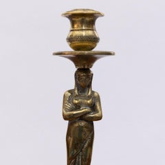 Coppia di candelieri in bronzo gustaviani del XVIII secolo con figure femminili egiziane